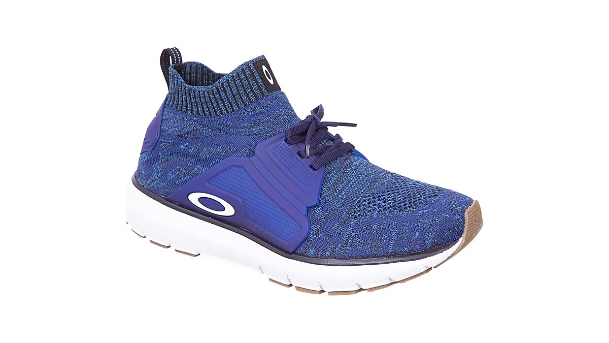 Oakley stride clearance running sneakers