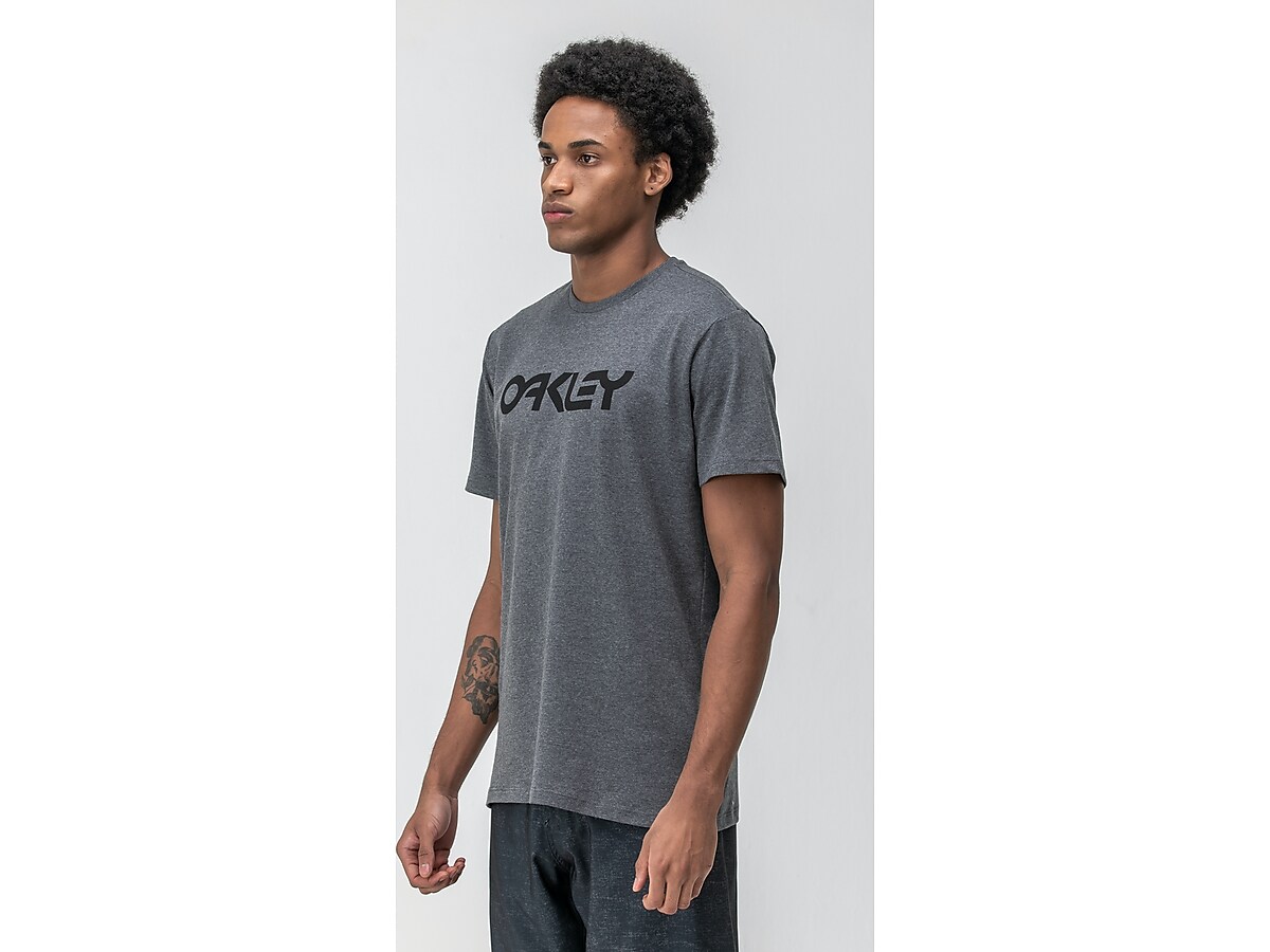 Surfer's - Camiseta Oakley Mark II Lens - Preto - 457293BR - Surfers - Loja  Online de Tênis e Moda Jovem