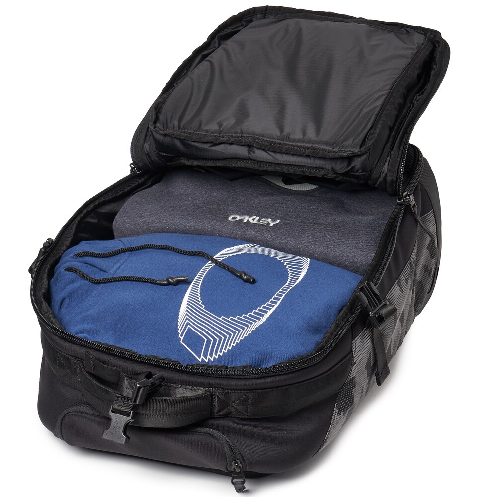 Oakley Utility Cabin Trolley - Blackout Reflective | Oakley OSI CA Store |  Official Oakley Standard Issue