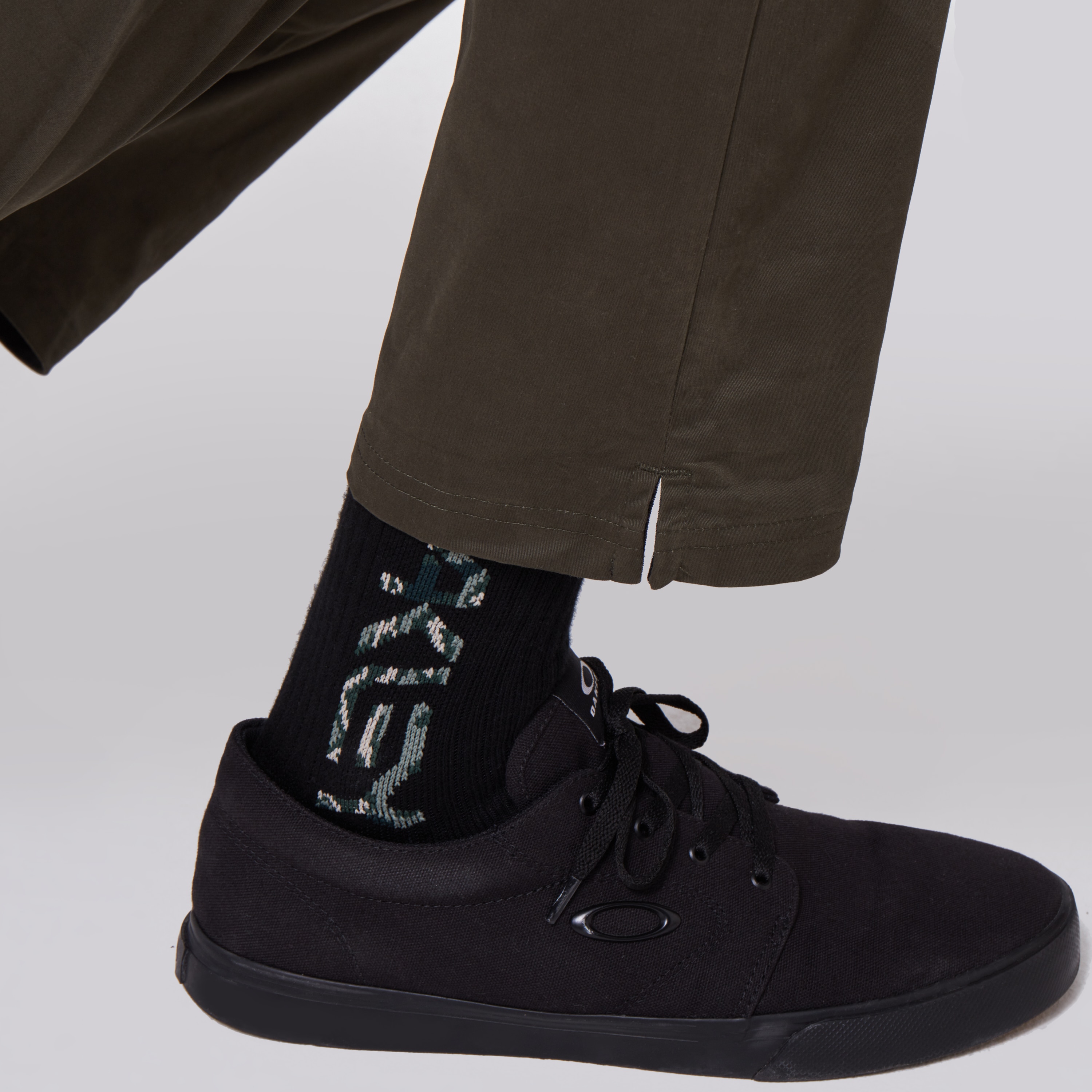 Oakley Icon Chino Golf Pant - New Dark 