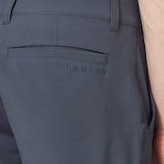 Hybrid Pockets Short 20 - Uniform Gray