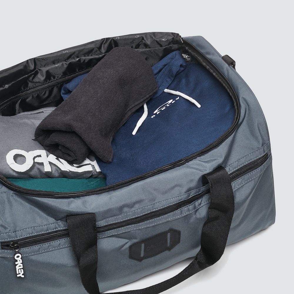 Oakley Street Duffle Bag  - Uniform Gray | Oakley OSI CA Store |  Official Oakley Standard Issue