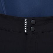 Oakley MTB Trail Short Blackout FOA400585 02E | Oakley Oakley MTB Trail Short Blackout FOA400585 02E | Oakley