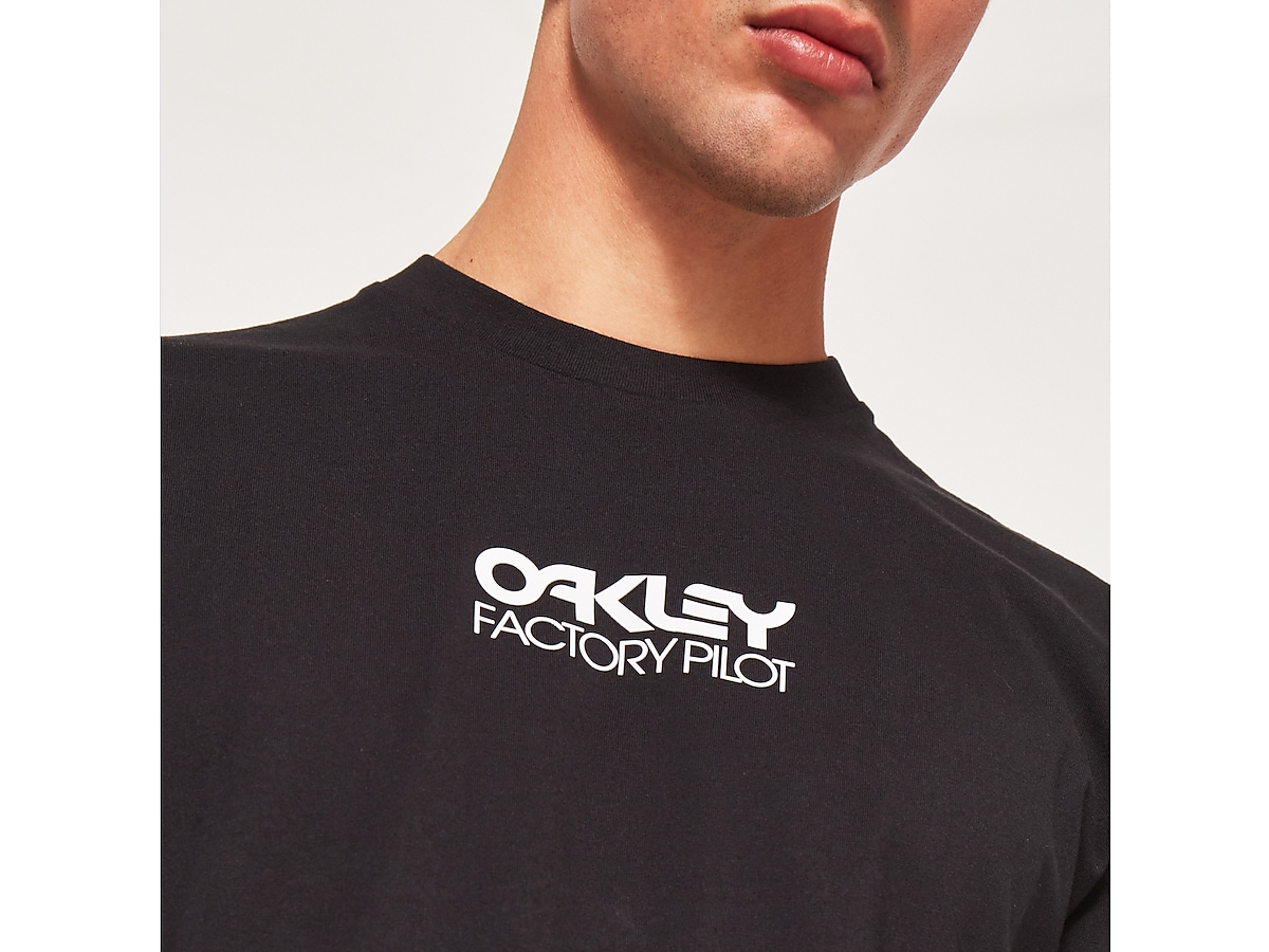 Oakley Everyday Factory Pilot Tee - White | Oakley US Store