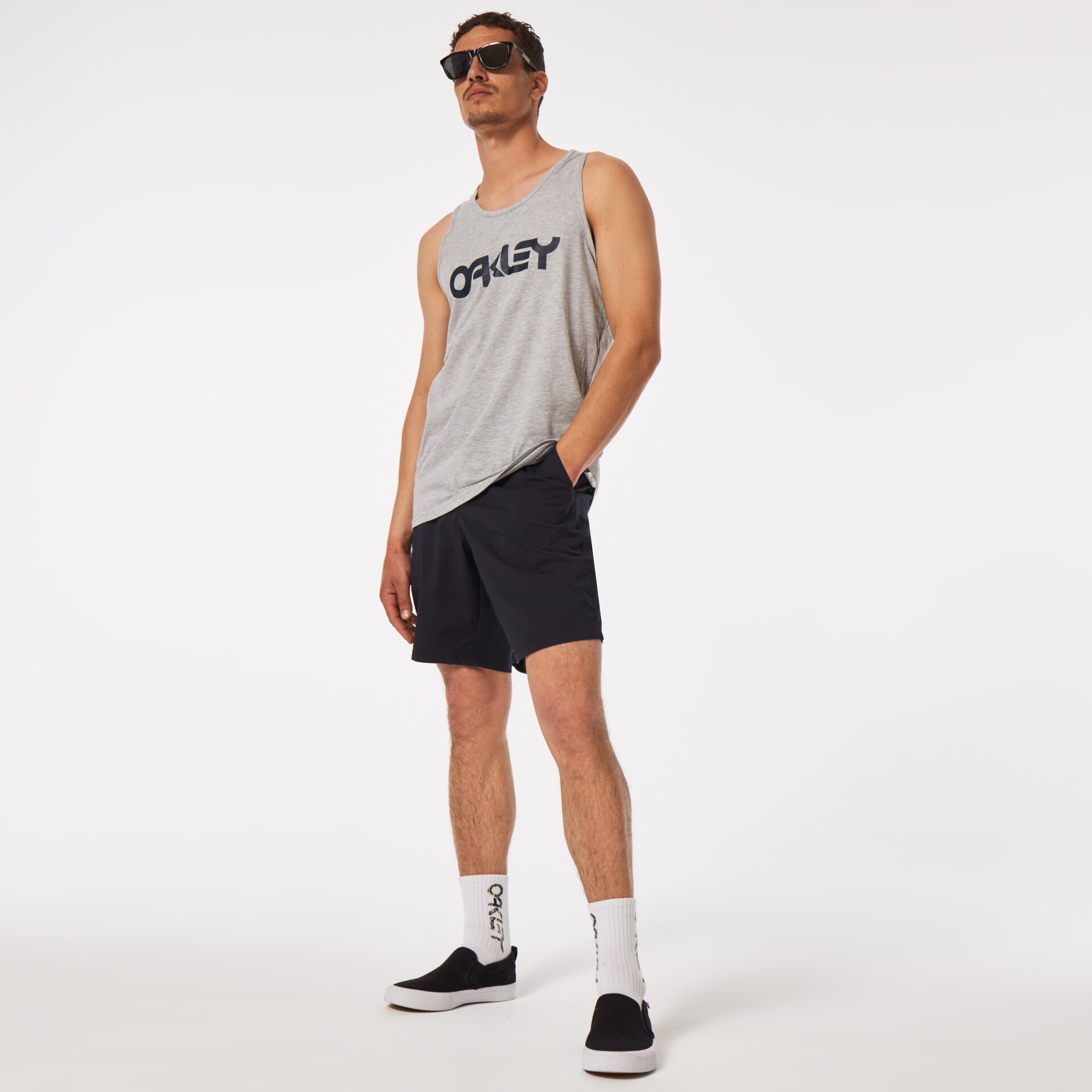 Oakley Chino 19 Hybrid Short - Blackout 
