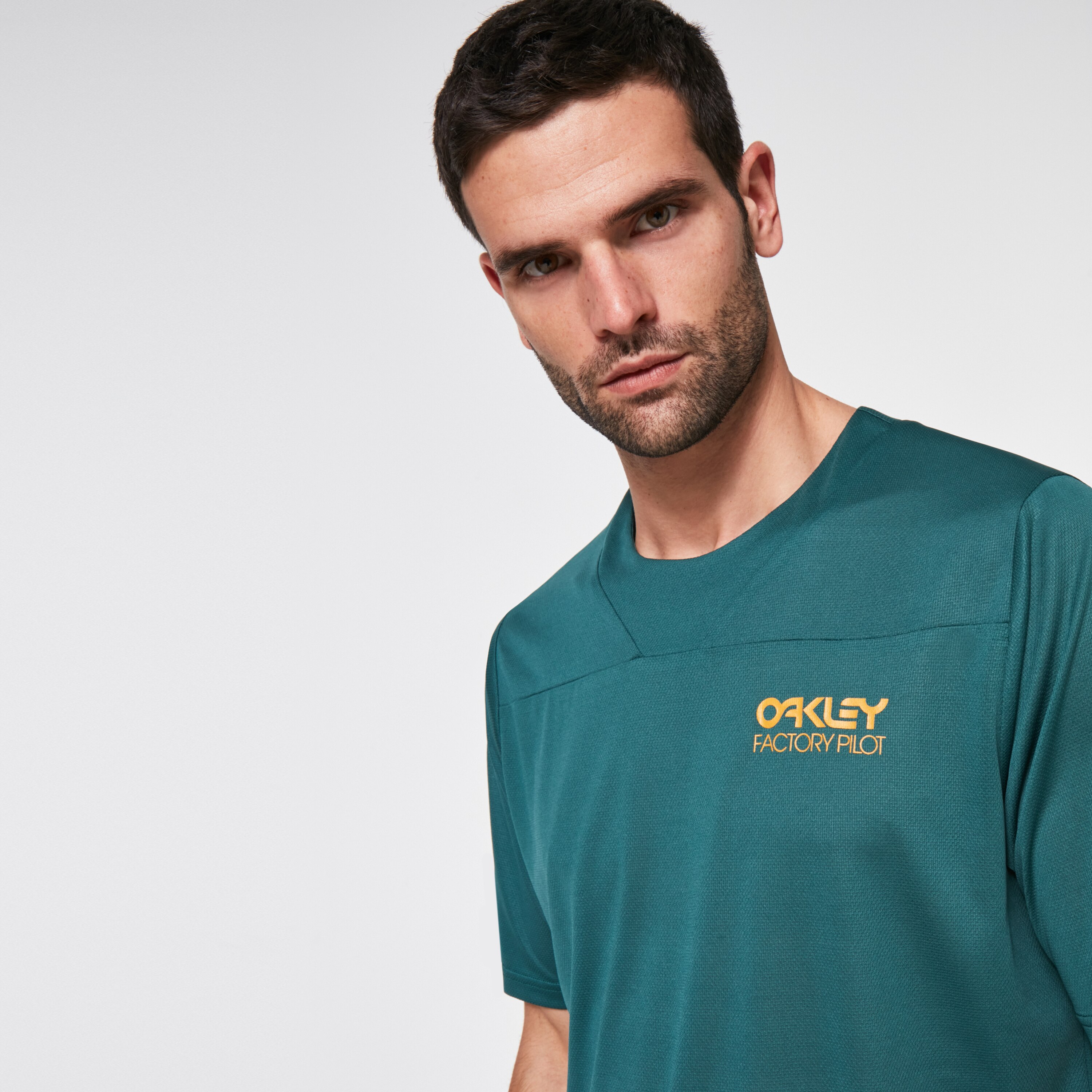 oakley cascade trail tee