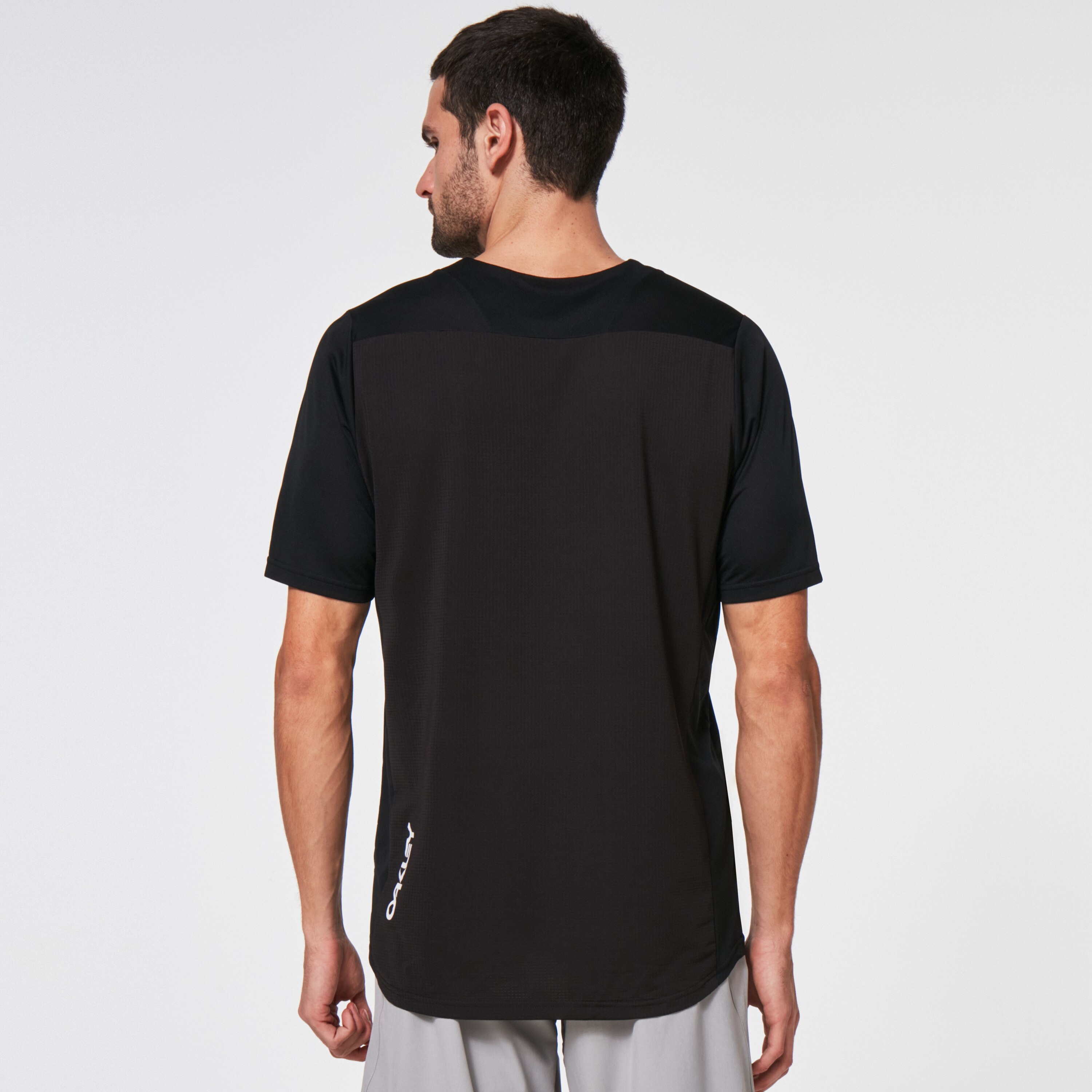 oakley cascade trail tee