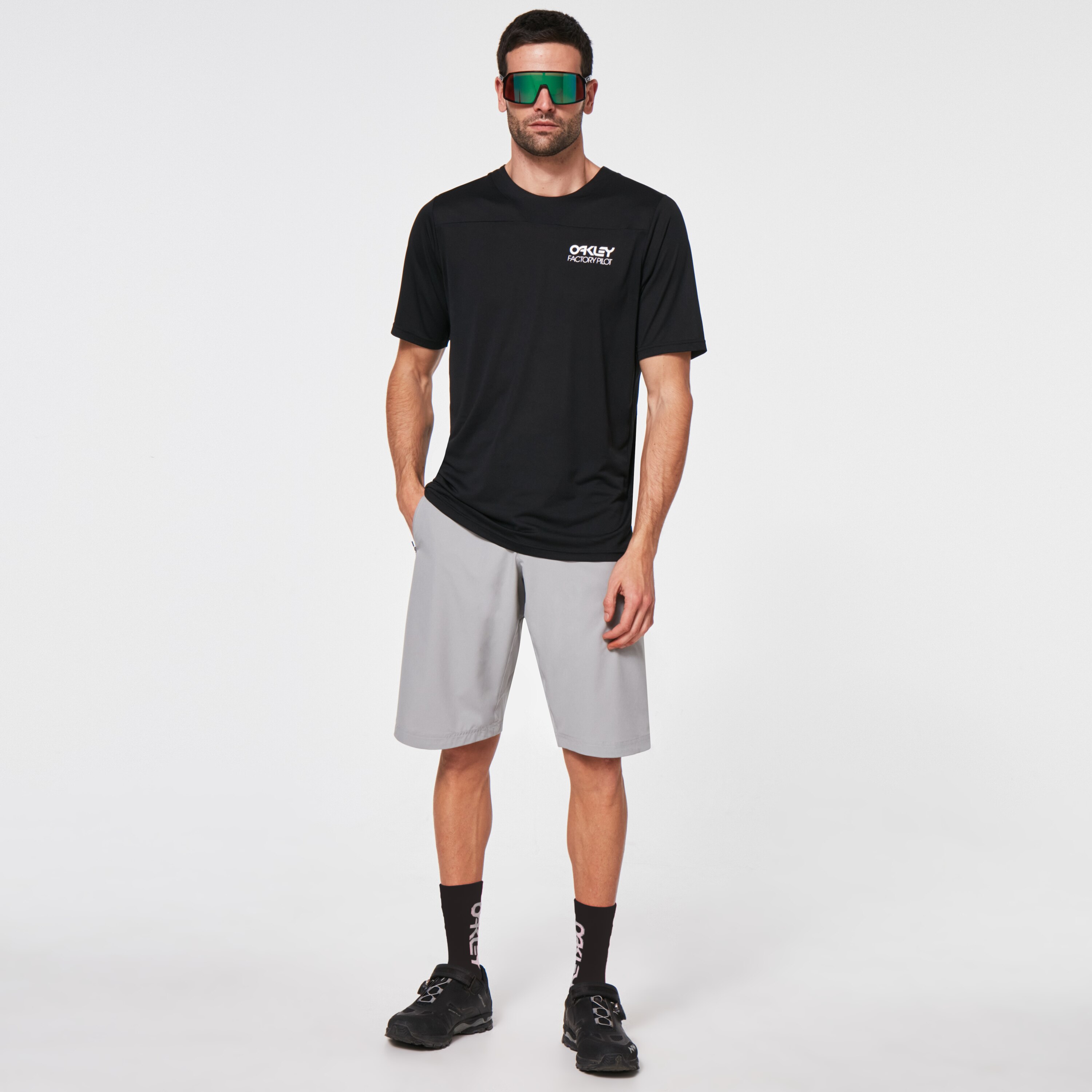 oakley cascade trail tee