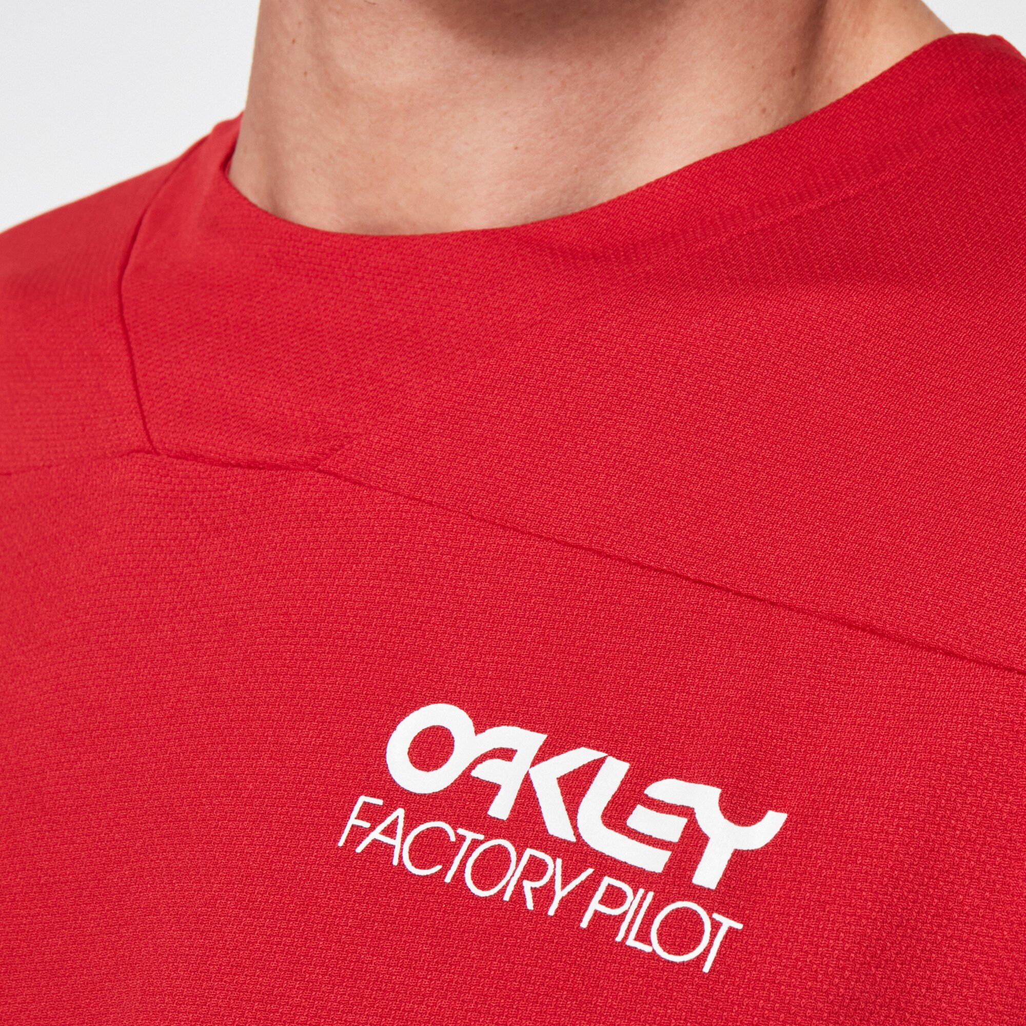 oakley cascade trail tee