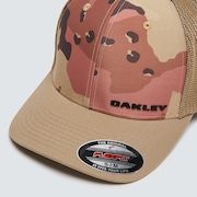 Oakley Trucker Cap - B1B Camo Desert