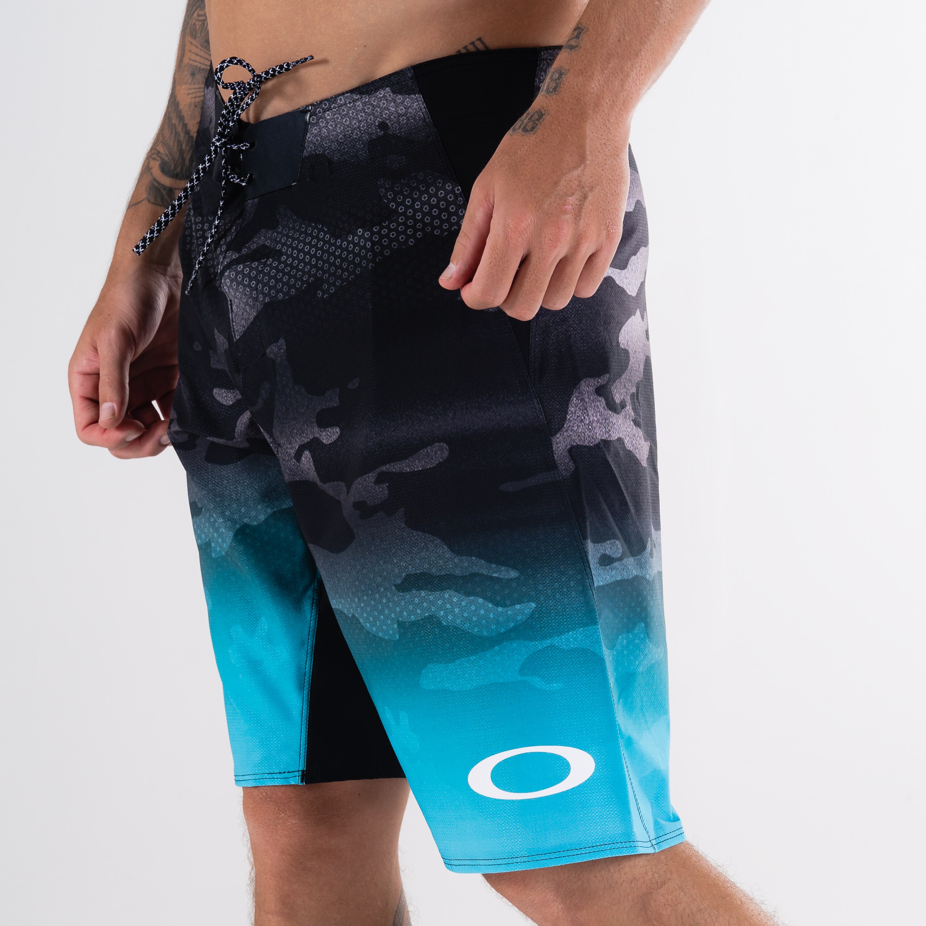 bermuda da oakley blade