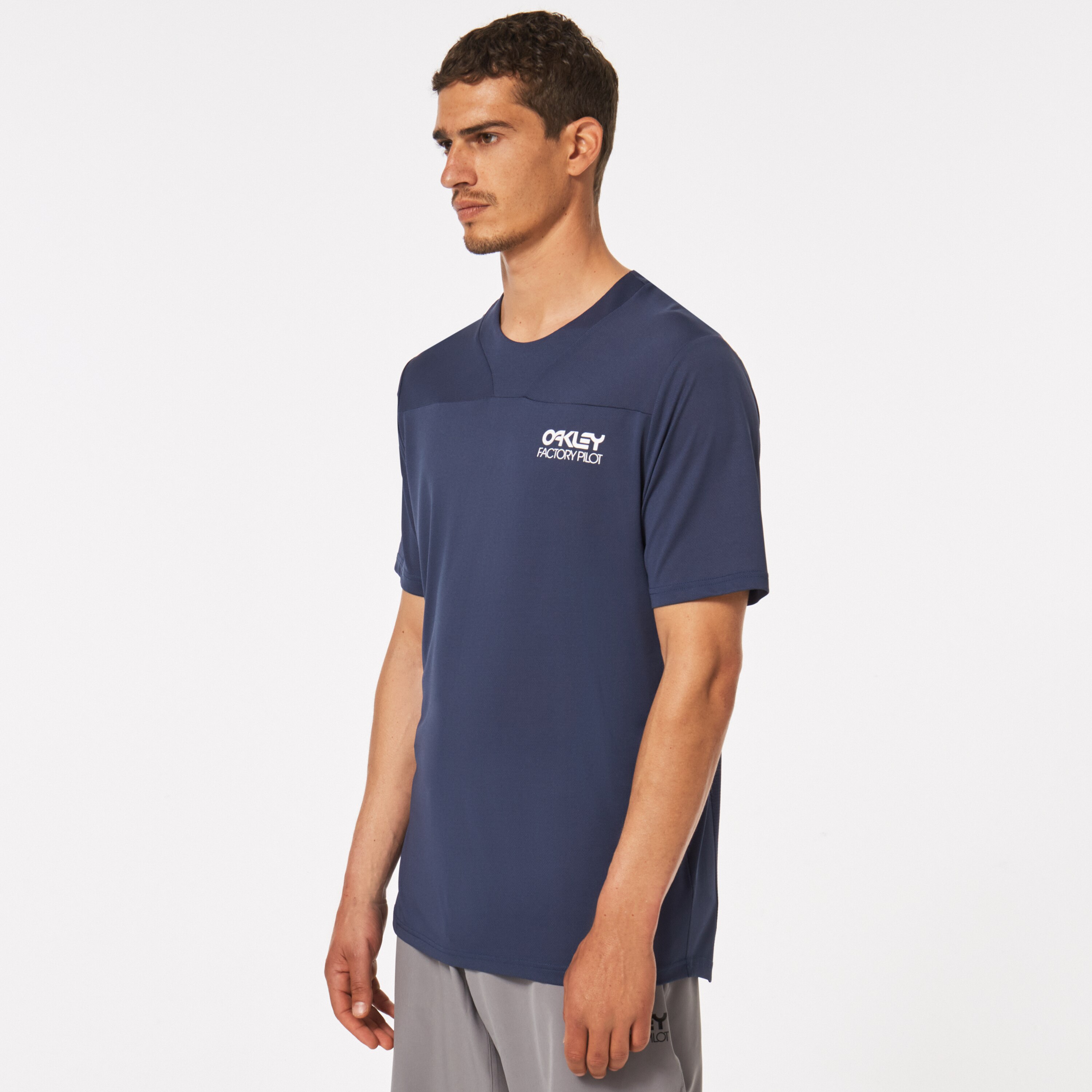oakley cascade trail tee