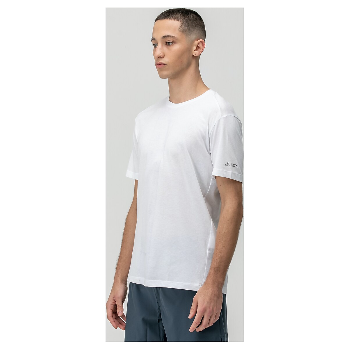 Camiseta Oakley Antiviral Logo Tee Branca - Branco, Netshoes em 2023