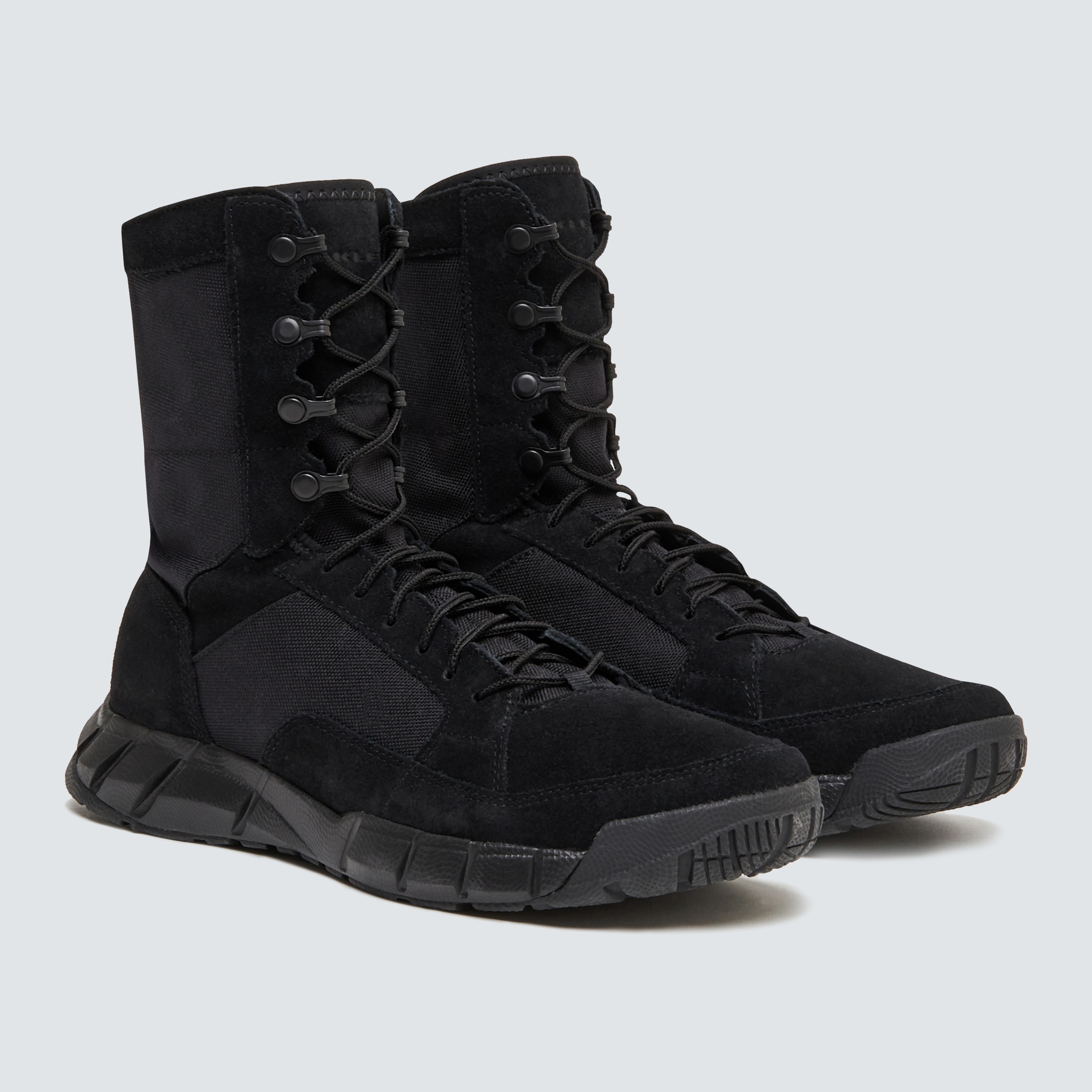 black oakley boots