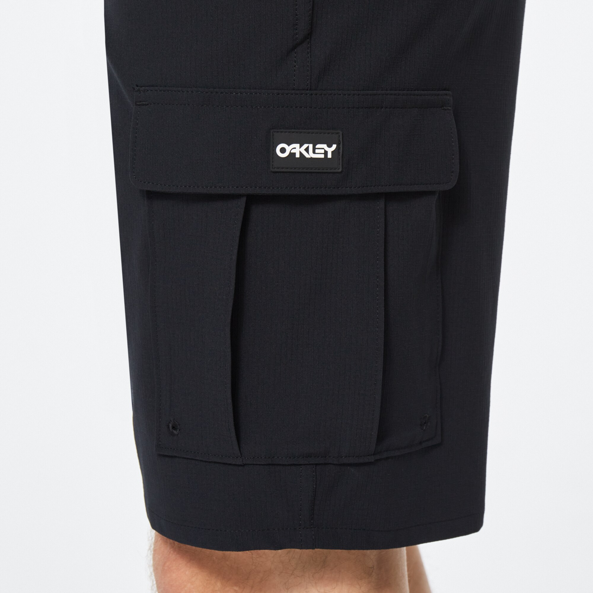 Oakley B1B Cargo Hybrid Short Blackout Oakley US Store