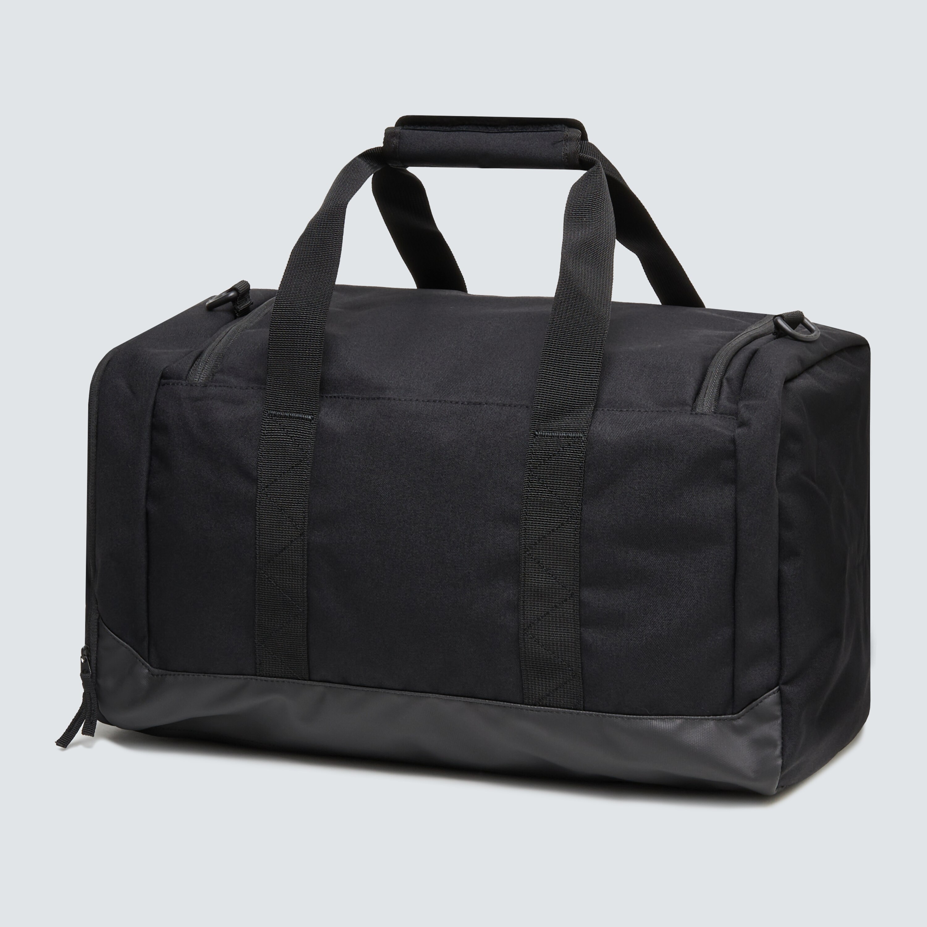 Oakley Vigor Duffle Bag - Blackout | Oakley CA Store