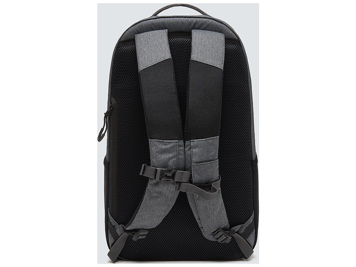 Oakley Essential Backpack M 6.0 - New Athletic Gray - FOS900983-27B | Oakley  JP Store