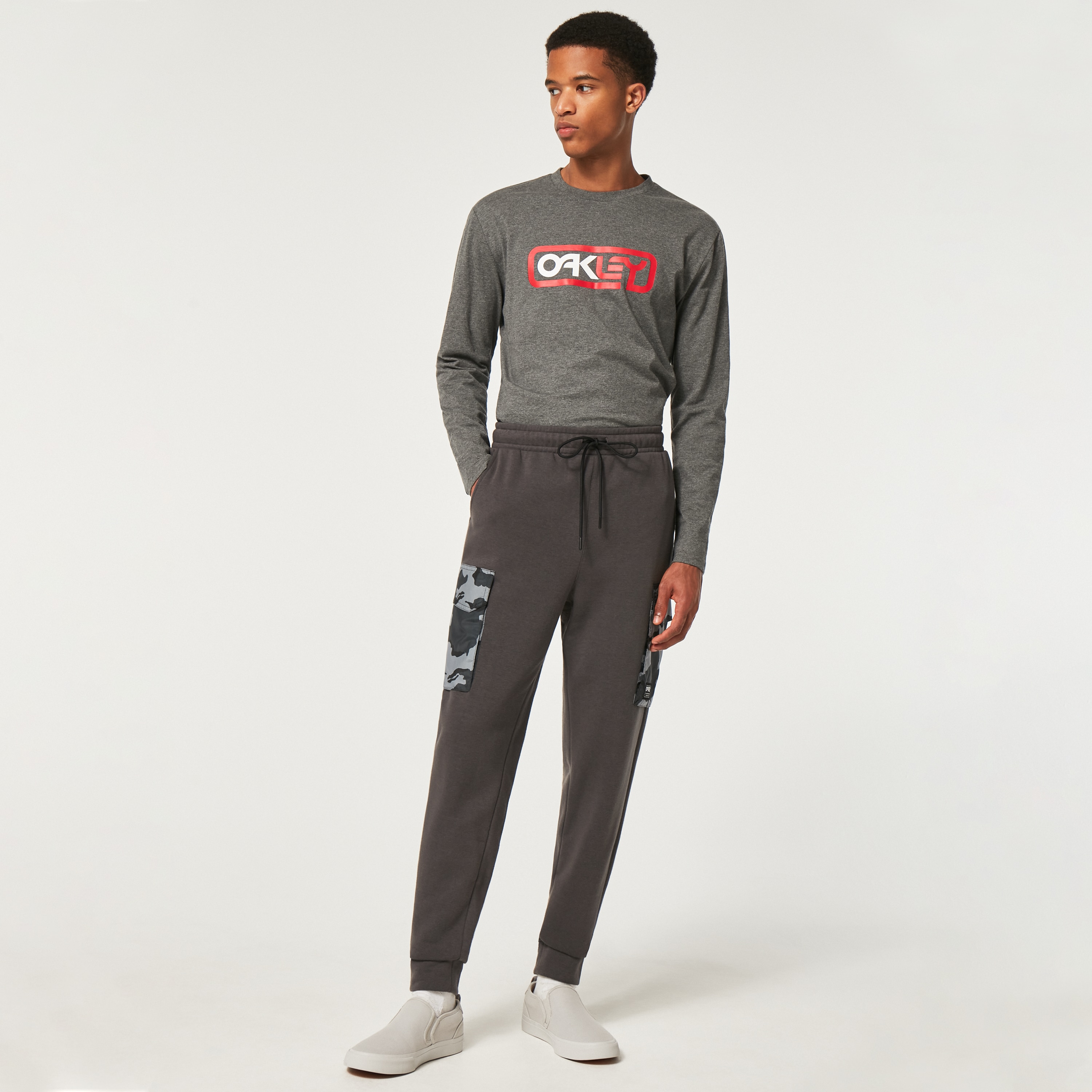 Oakley Road Trip Rc Cargo Sweatpants - Forged Iron | Oakley DK Store