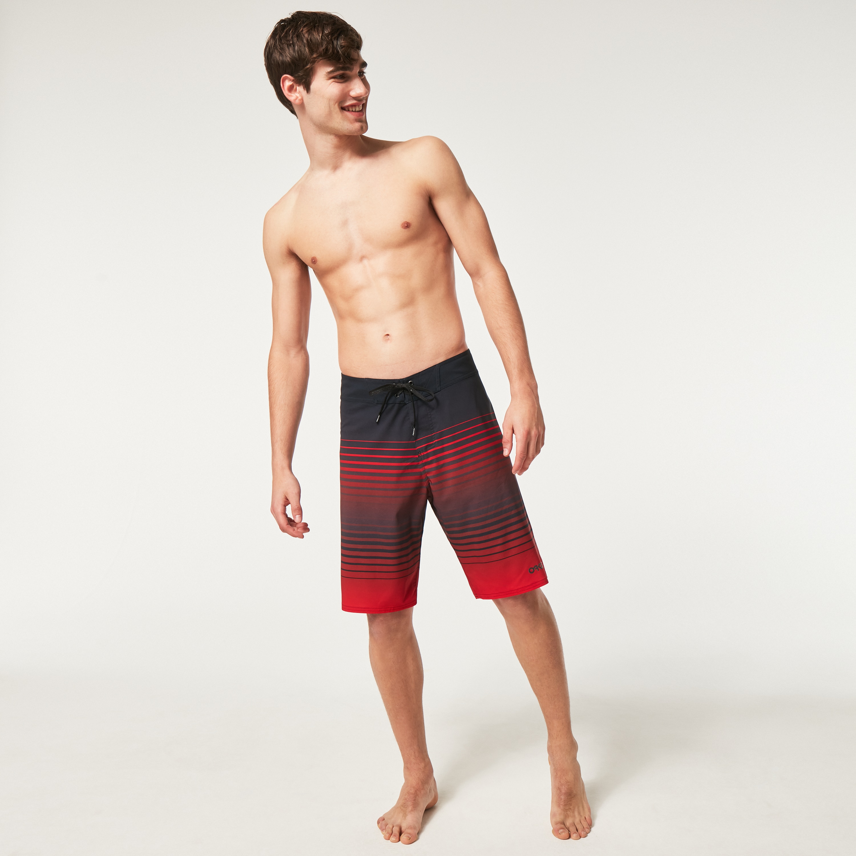 Oakley Fade Out 21 Rc Boardshort In Black,red