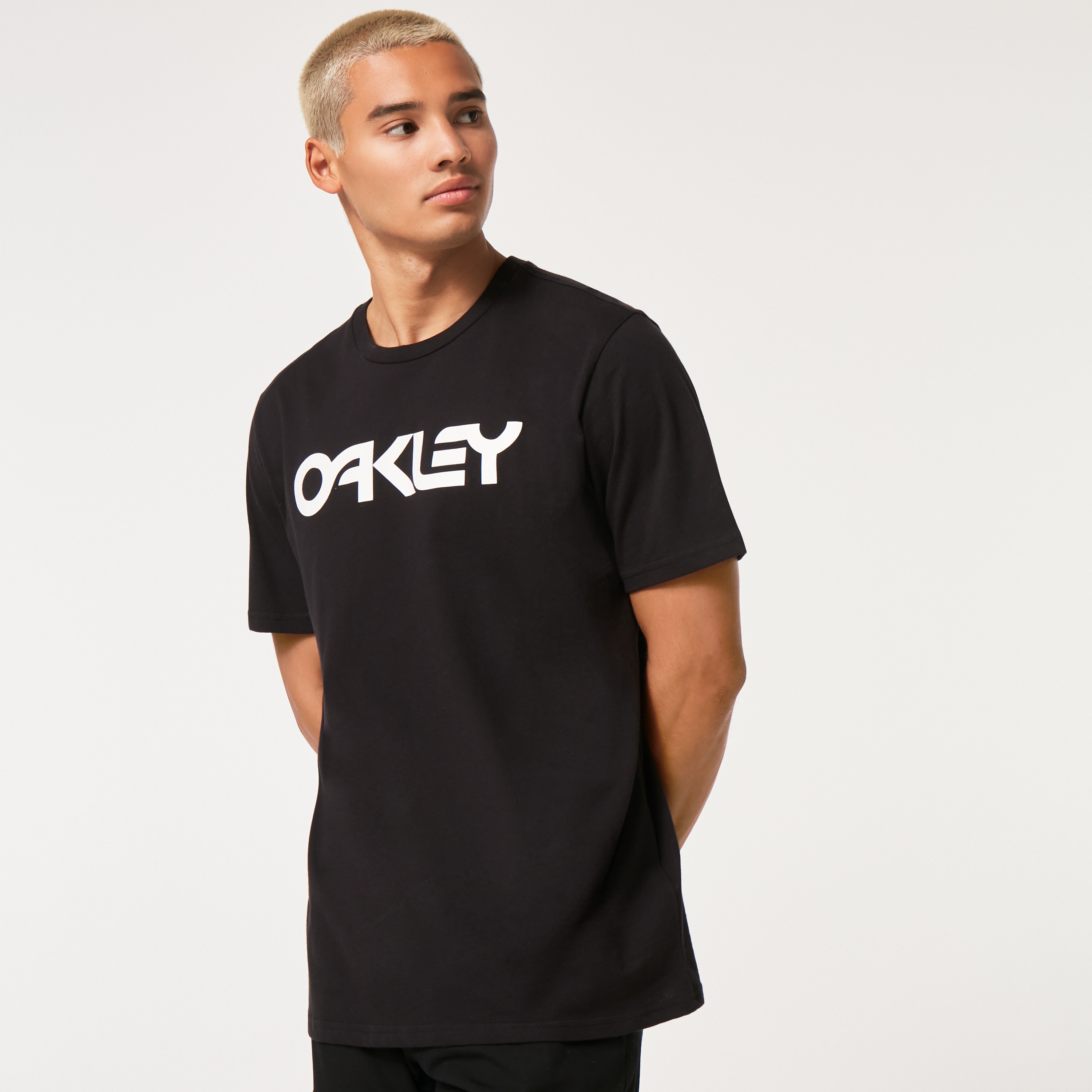 Oakley Mark II Tee 2.0 - Black/White - FOA404011-022 | Oakley ROE Store