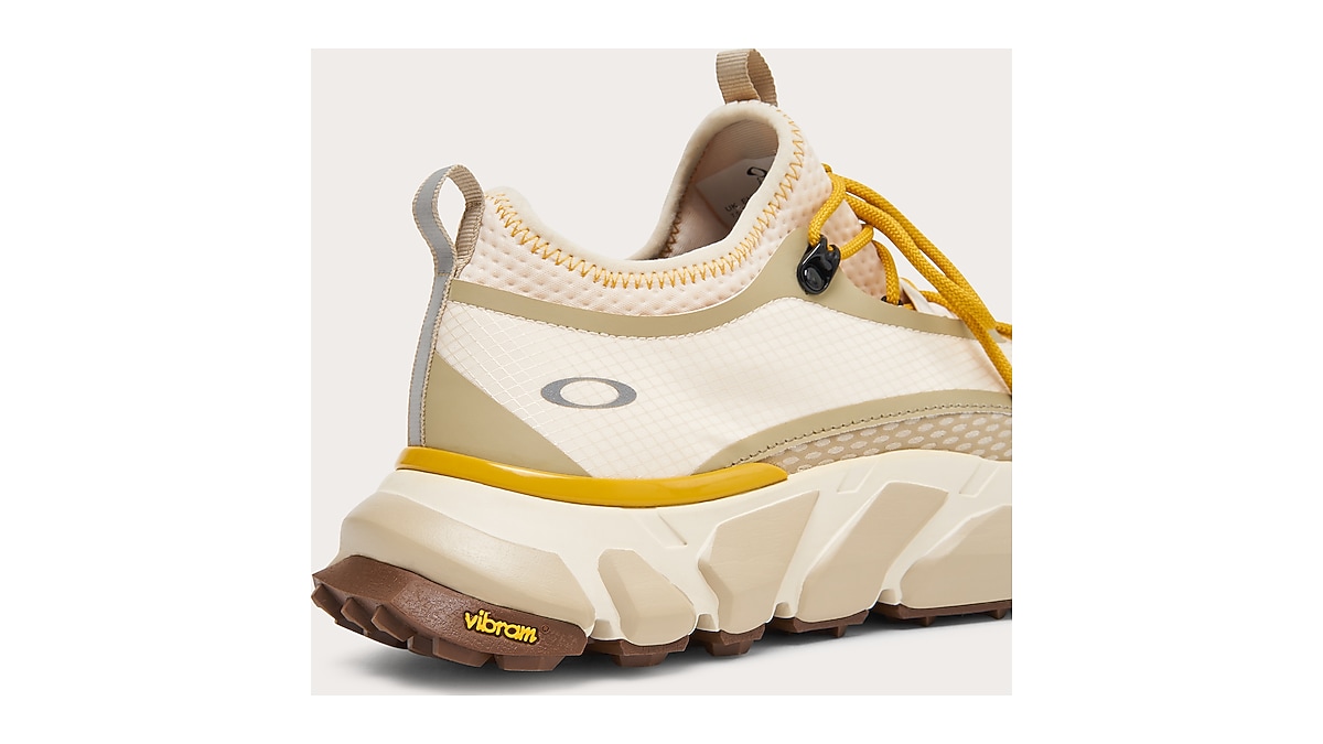 OAKLEY オークリー LIGHT SHIELD FOF100349 Oakley Light Shield - White/Grey/Yellow - FOF100349-9R2