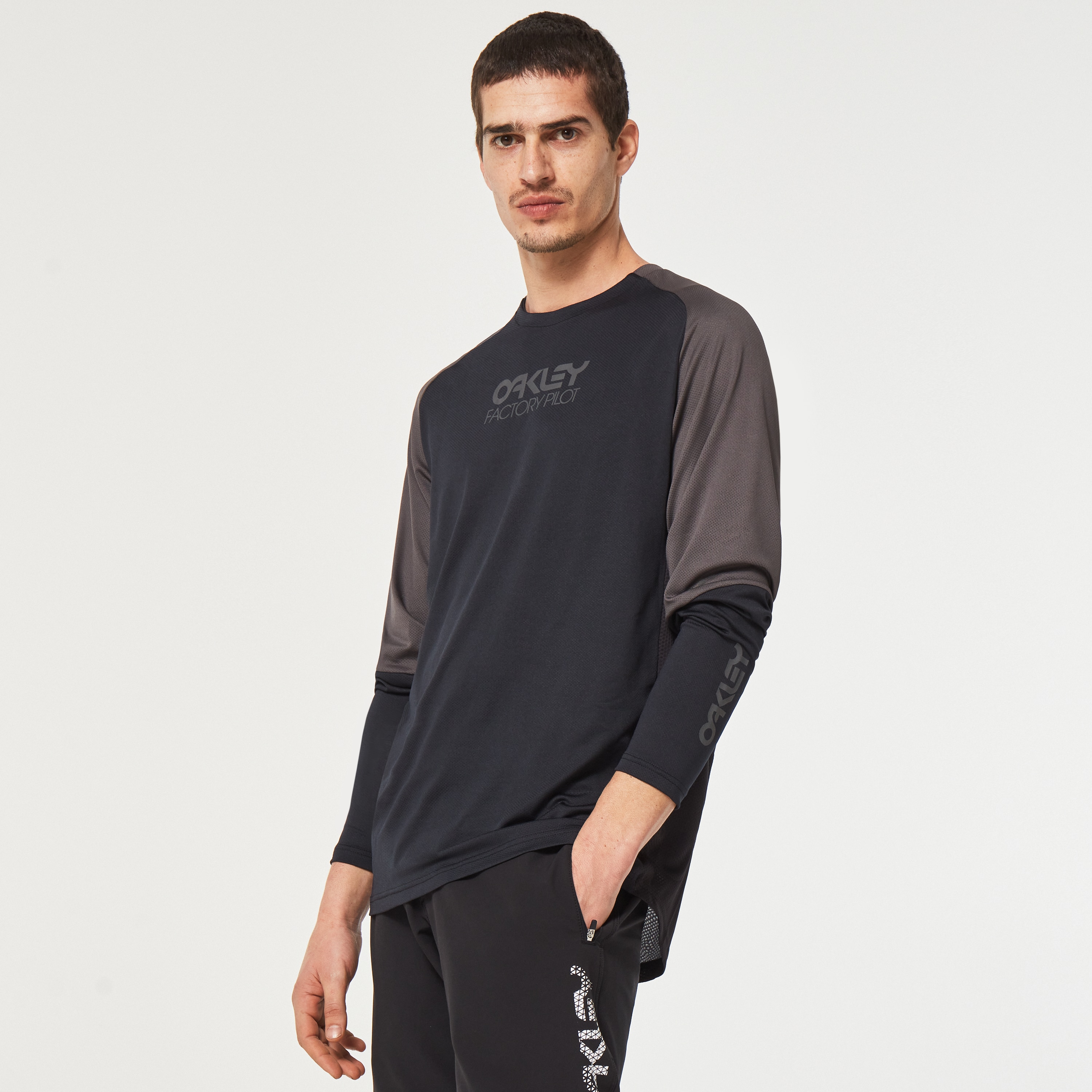 Oakley Factory Pilot Mtb Ls Jersey Ii In Black