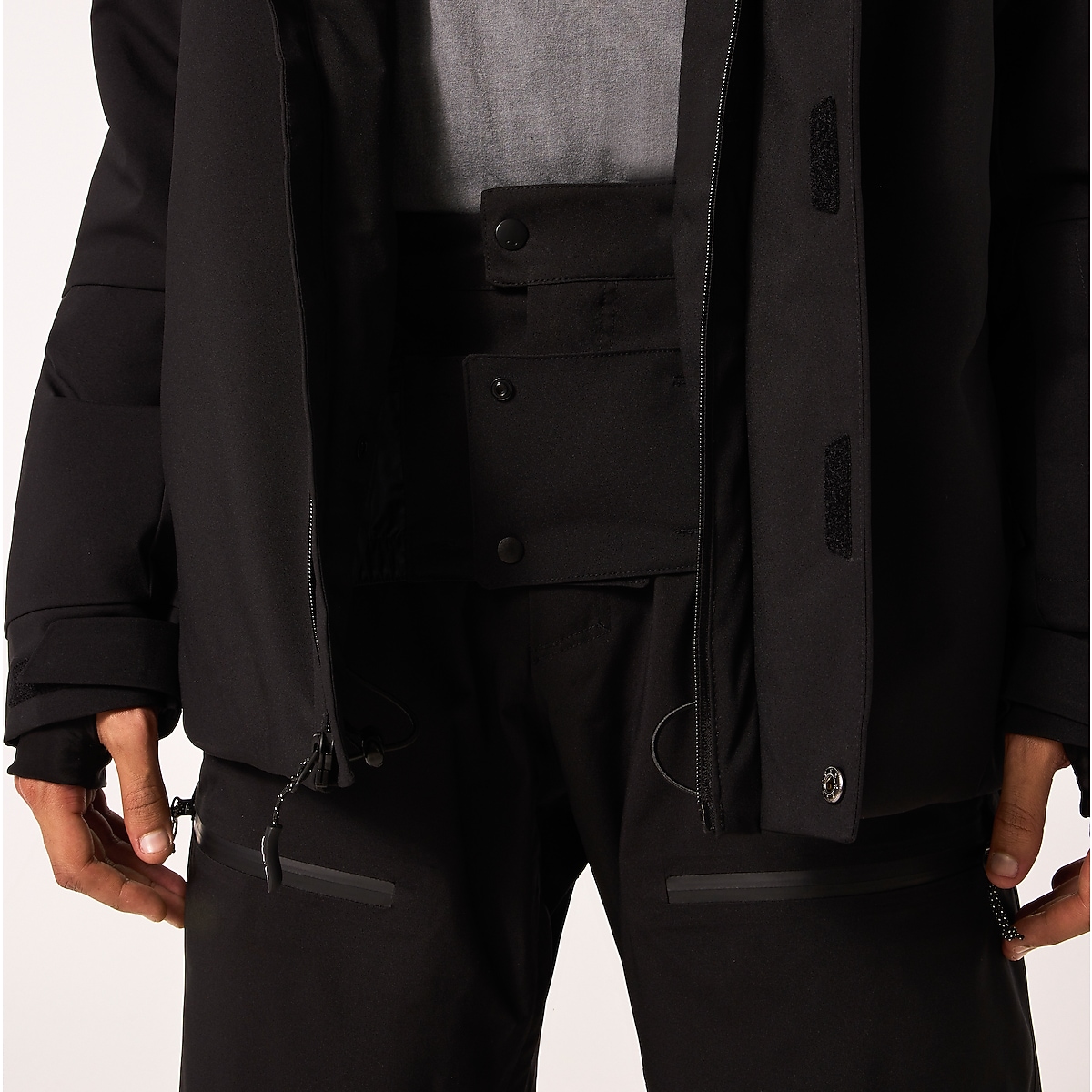 Oakley Tnp Tbt Insulated Jacket - Black/White Logo | Oakley