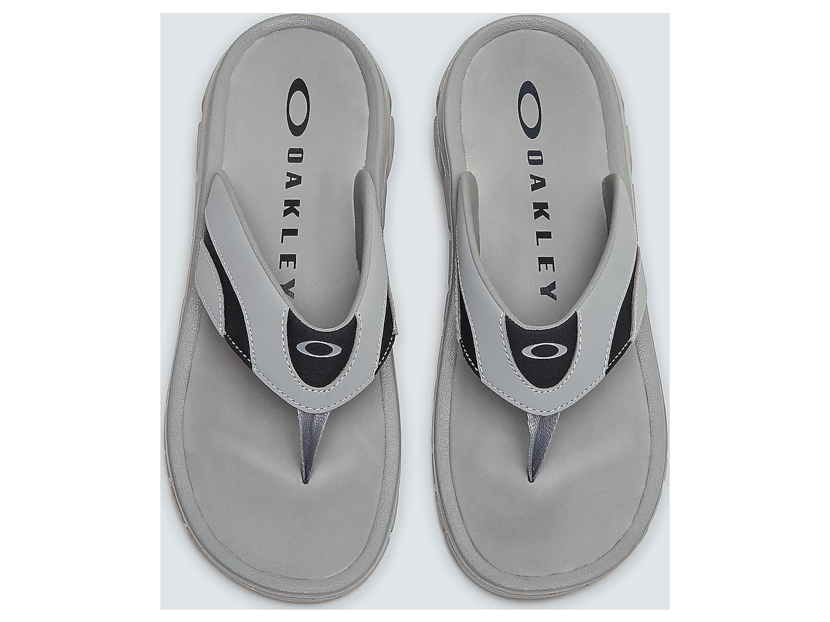 Oakley best sale coil sandals