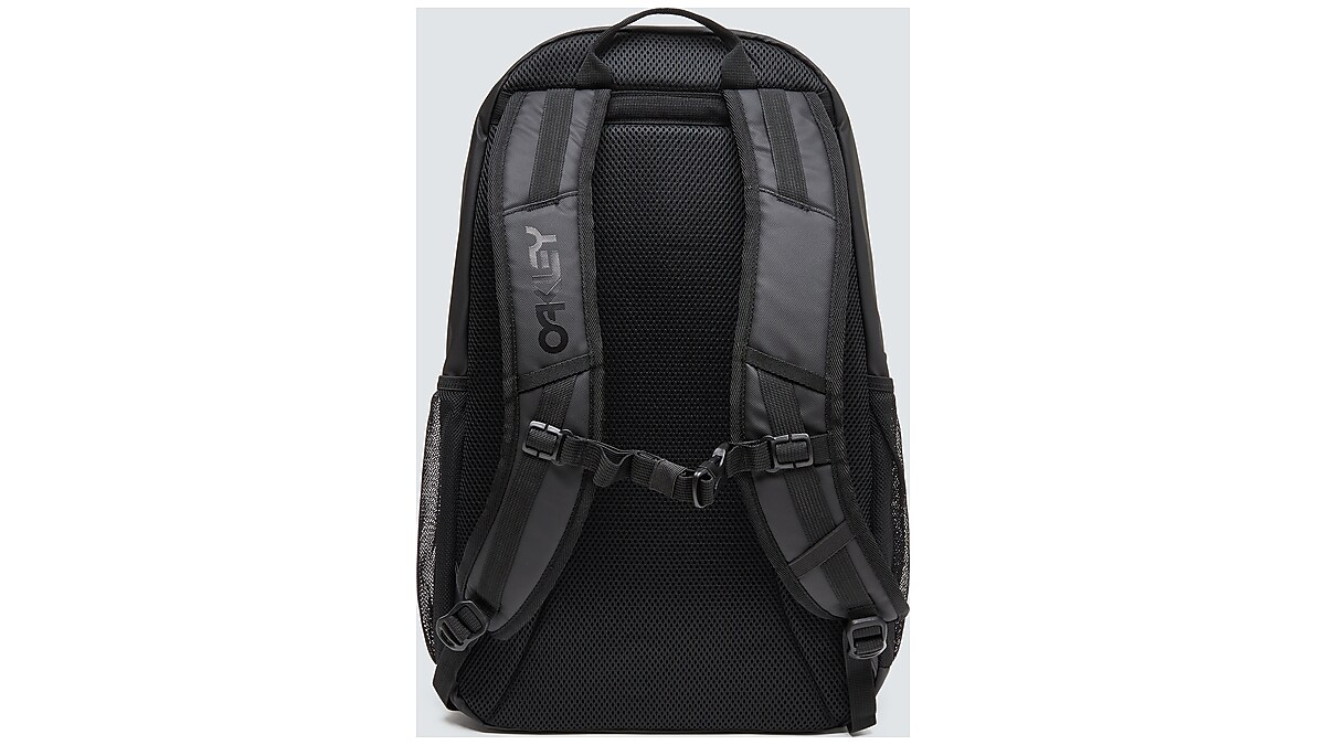 オークリー The Freshman Skate Backpack Blackout | オークリー公式