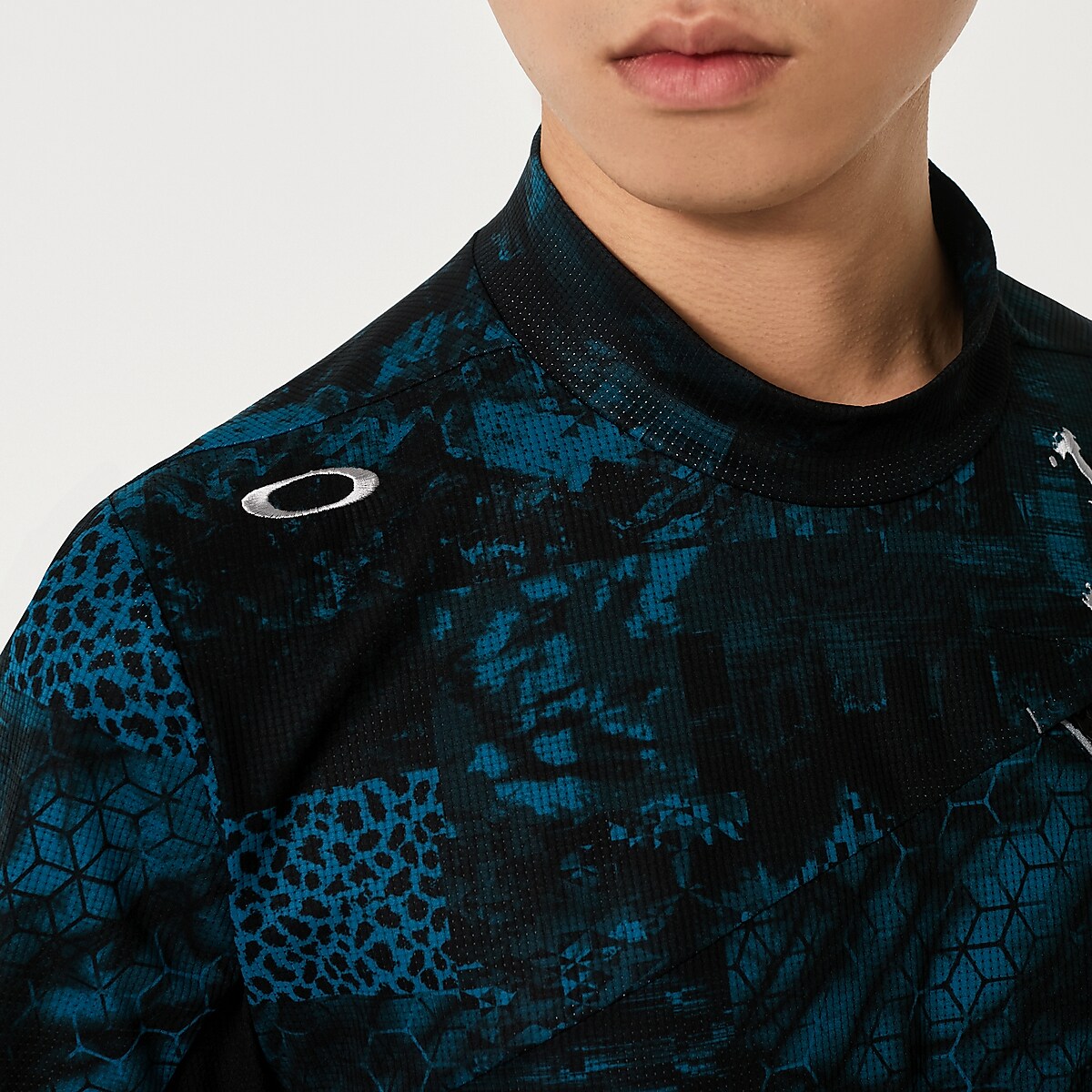 Oakley Skull Icy Breath Digital Mock Shirt - Black Print | Oakley® 日本