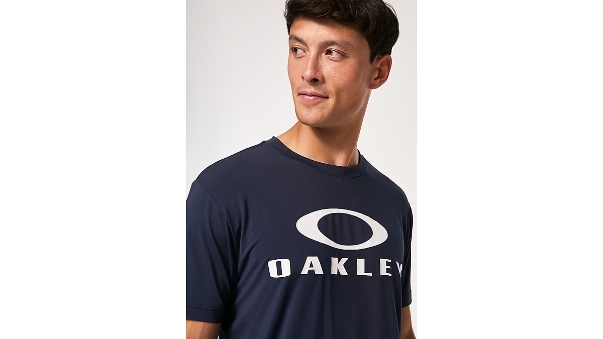 売れ筋がひ贈り物！ オークリー OAKLEY ENHANCE QD SS TEE O BARK EVO 2.0 メンズスポーツウェア 半袖機能Tシャツ  メンズ BLACKOUT FOA405179-02E