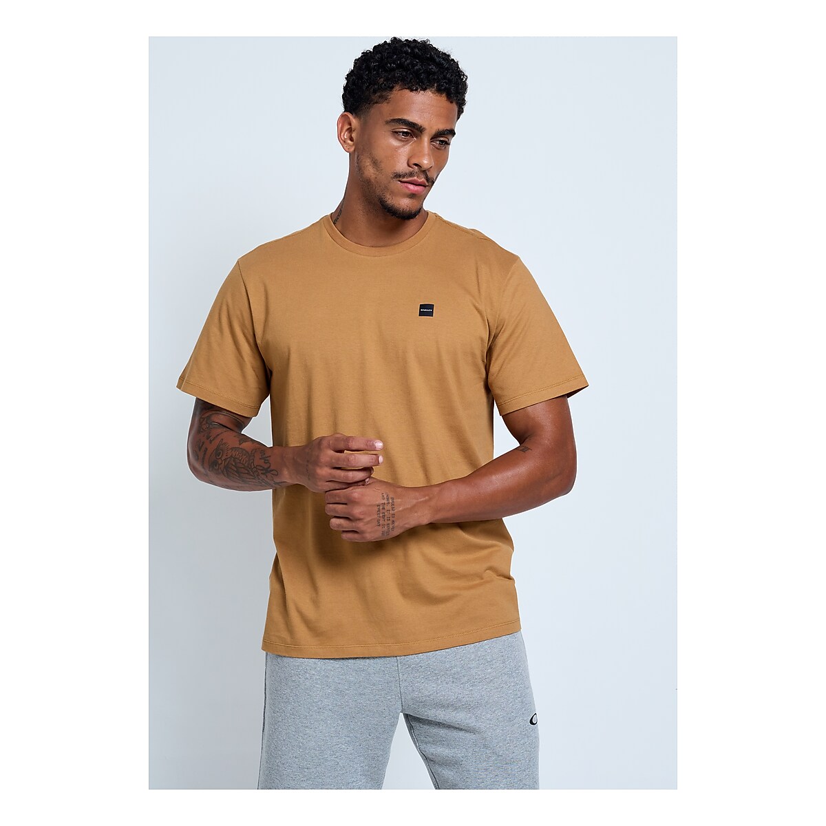 Camiseta Oakley Patch 2.0 - Masculina em Promoção