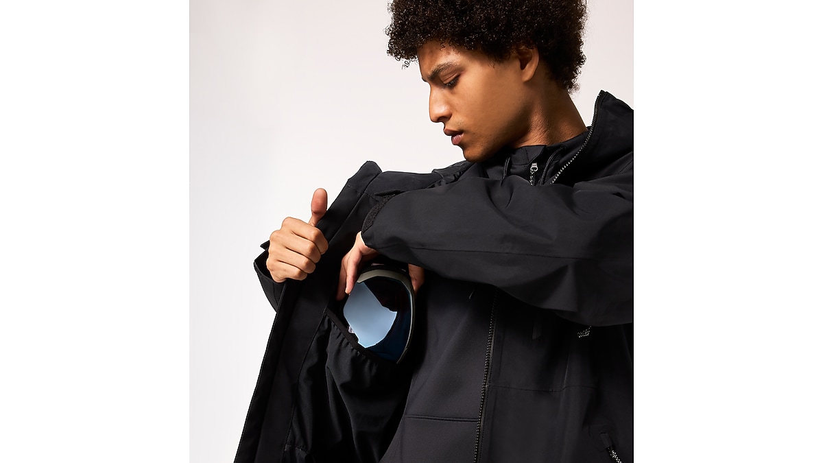Oakley Unbound Gore-Tex Shell Jacket in Blackout | Oakley® EU