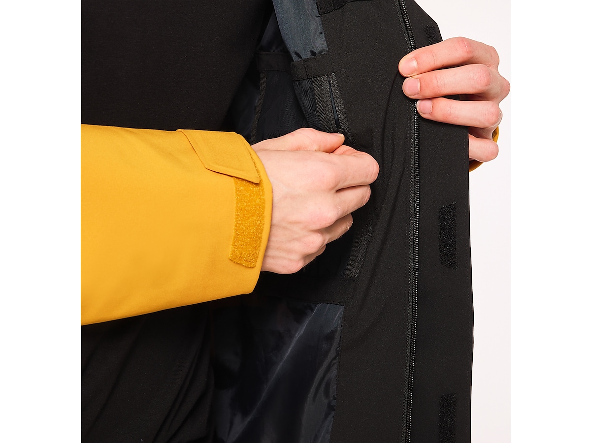 Oakley Tnp Tbt Shell Jacket - Humus/New Dark Brush | Oakley® EU
