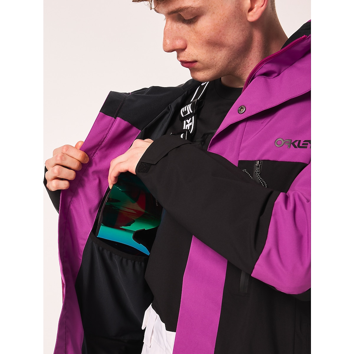 Oakley Tnp Tbt Shell Jacket - Ultra Purple/Blackout | Oakley® 日本