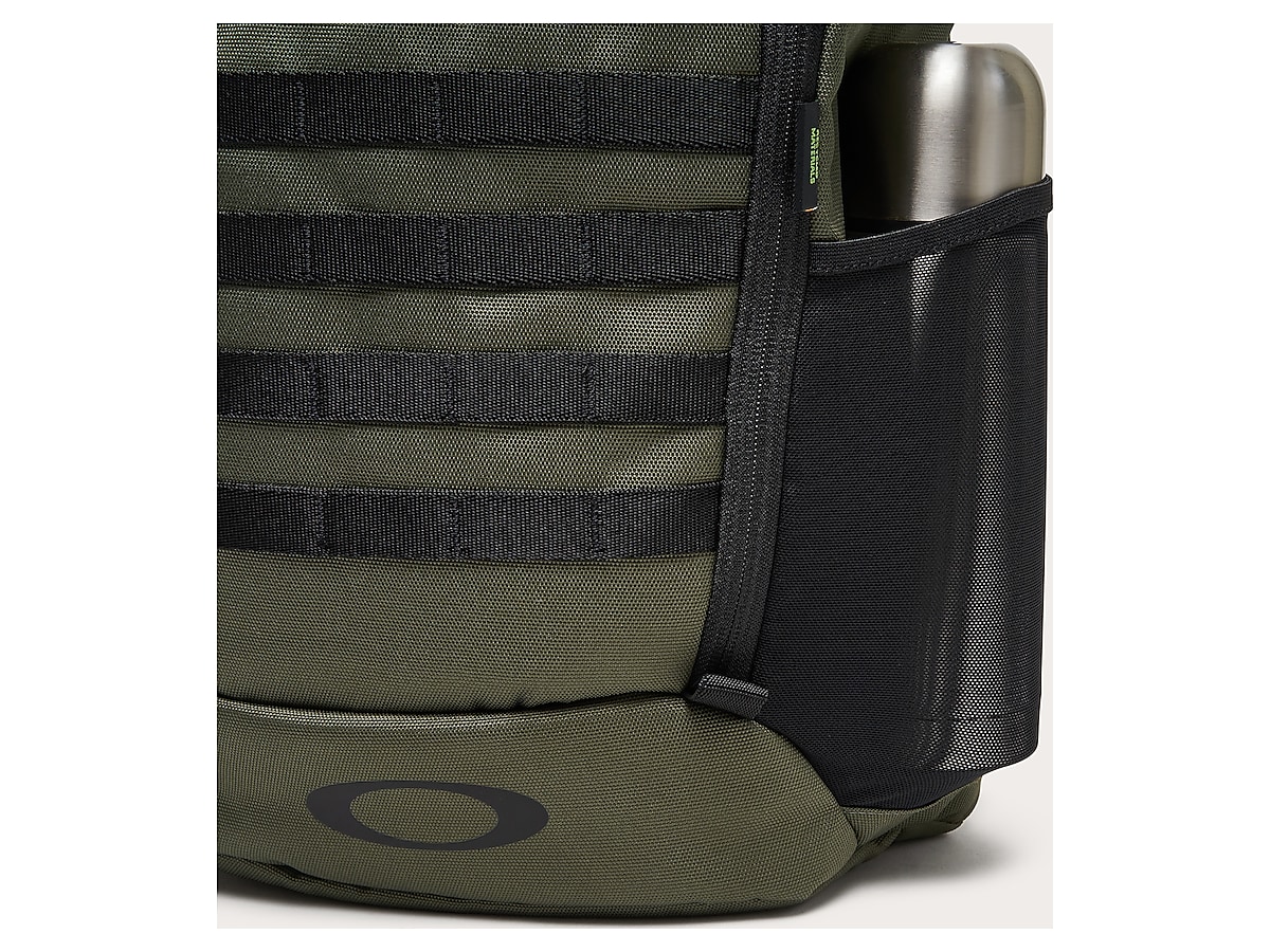 Oakley extractor on sale sling pack olive