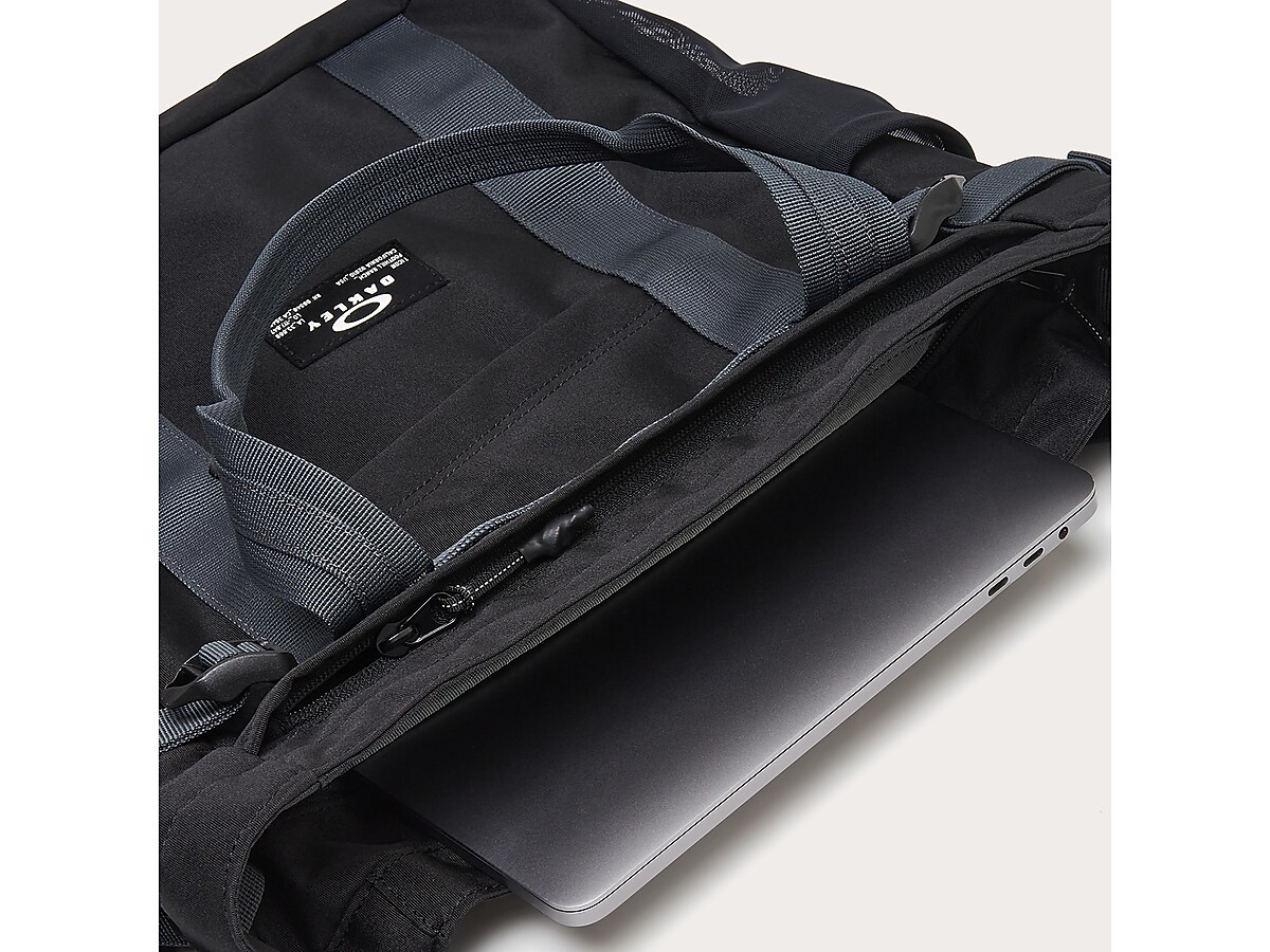 Oakley Essential Tote 7.0 Fw - Blackout | Oakley® 日本