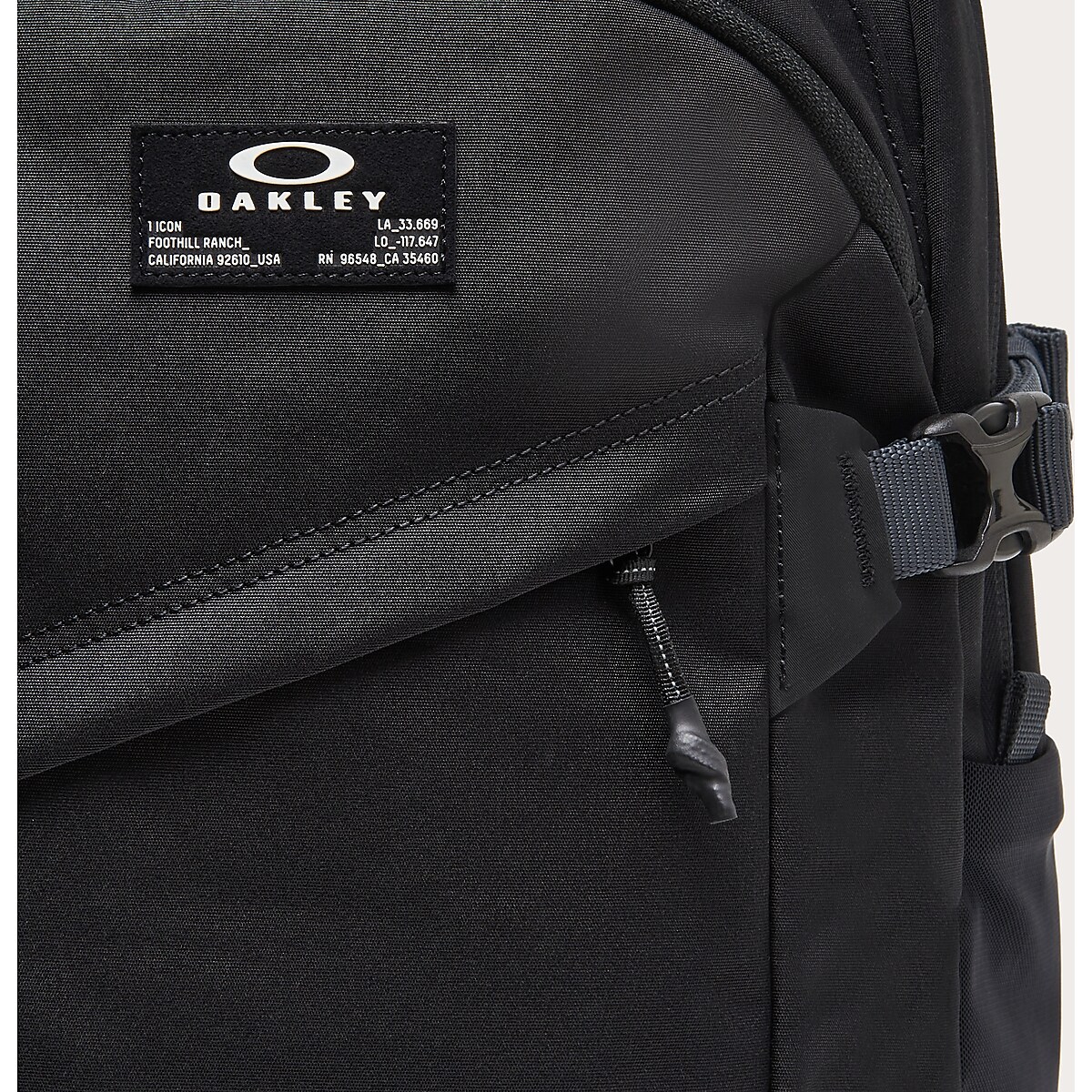 Oakley Essential Backpack M 7.0 Fw - Blackout | Oakley® 日本