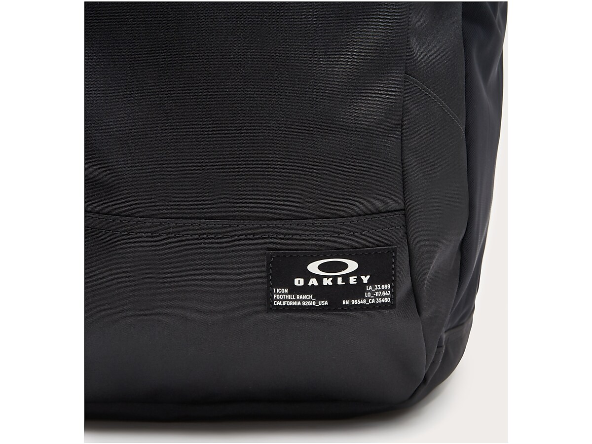 Oakley Essential Backpack L 7.0 Fw - Blackout | Oakley® 日本