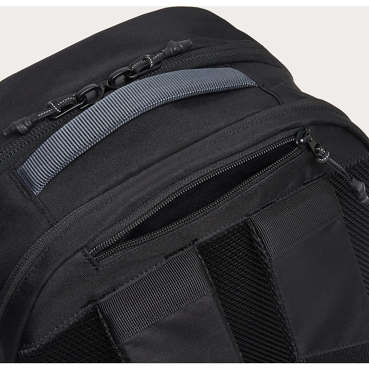 Oakley Essential Backpack L 7.0 Fw - Blackout | Oakley® 日本