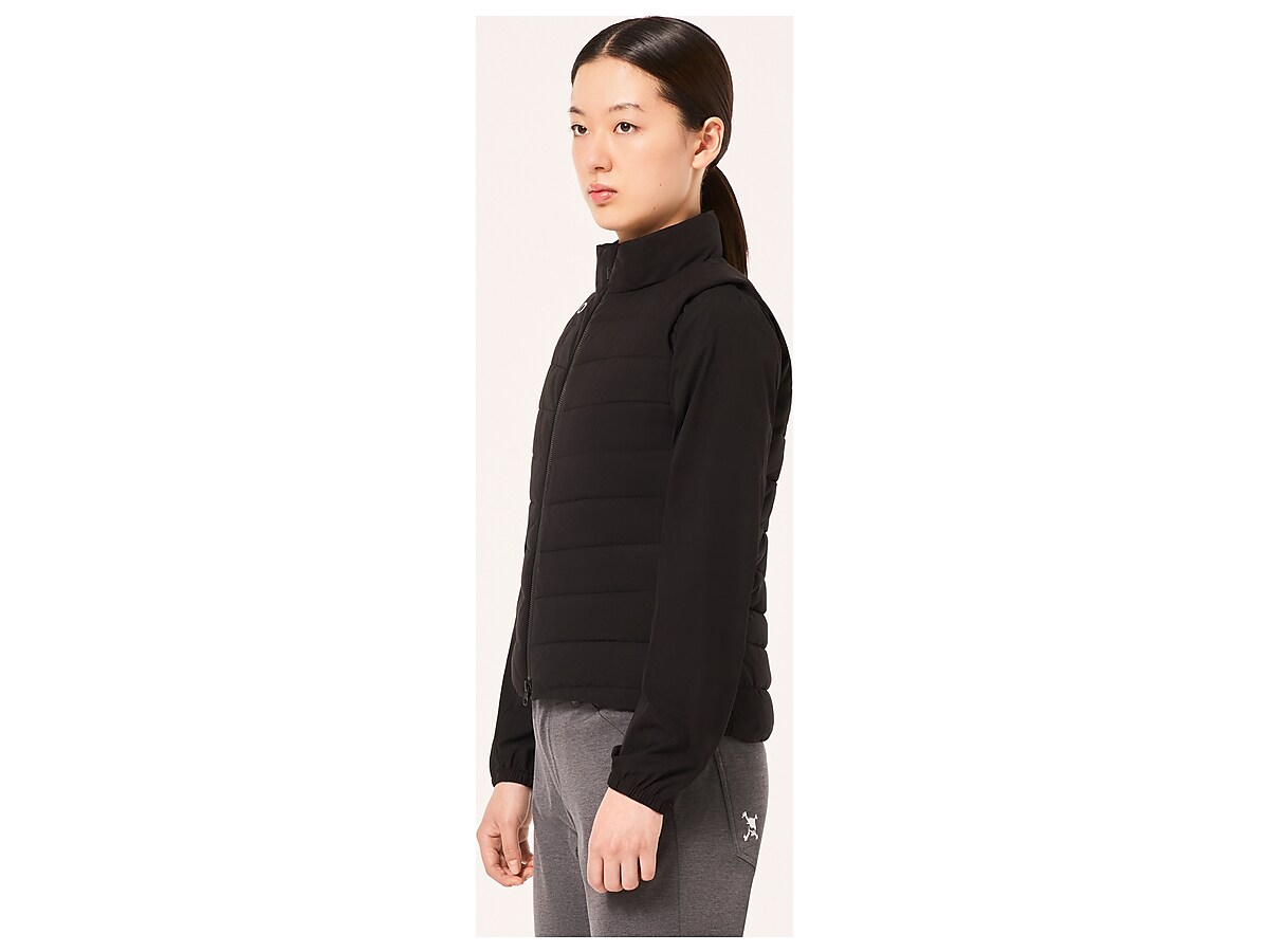 Oakley Elevate Transform Insulation Vest - Black Print Oakley Elevate Transform Insulation Vest - Black Print