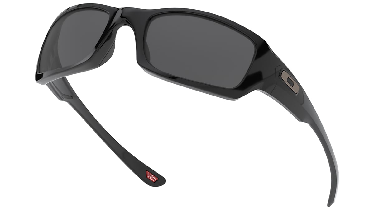 Introducir 61+ imagen black oakley sunglasses for men