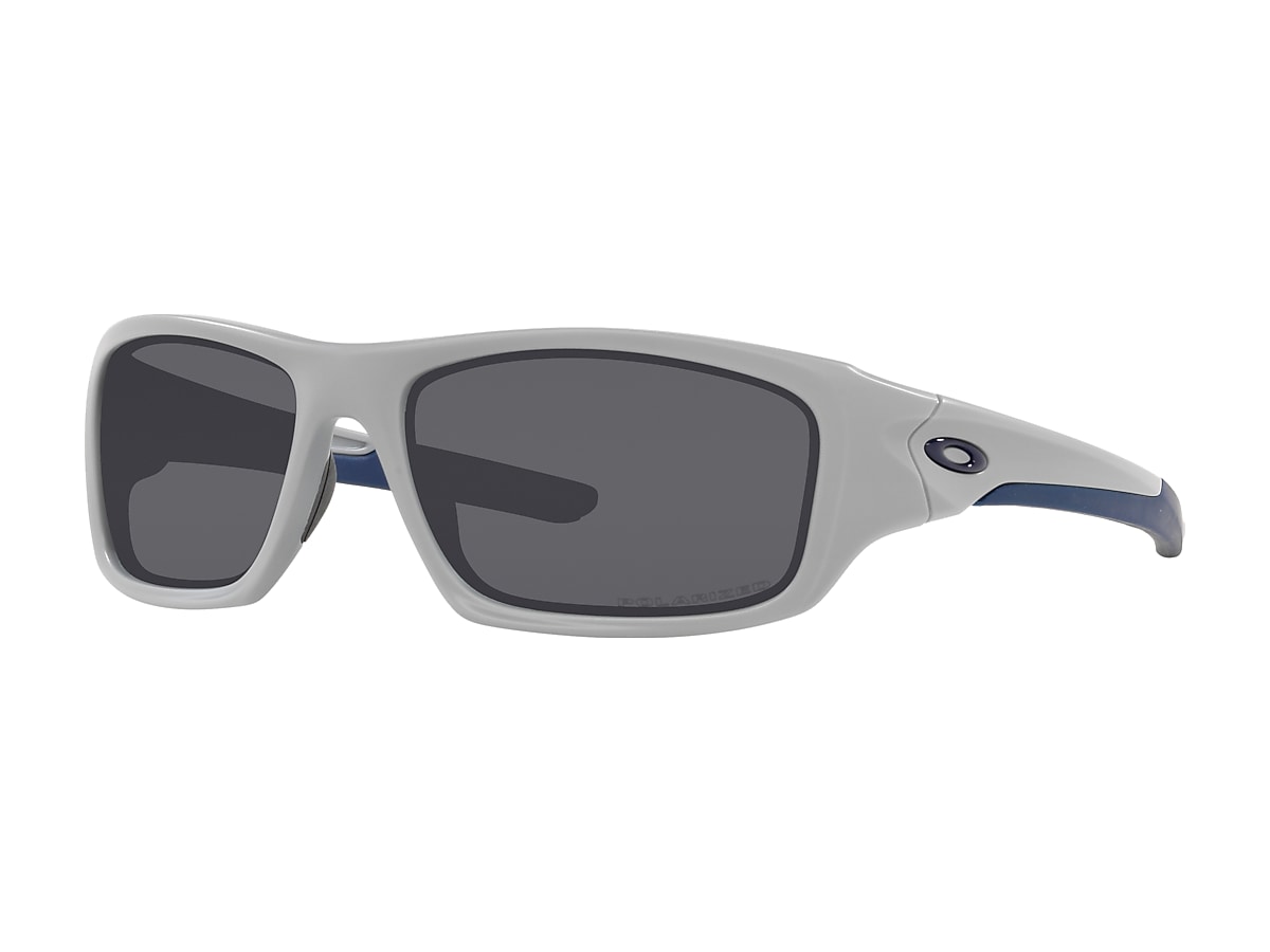 Oakley Men's OO9236 Valve Rectangular Sunglasses, Black/Grey Black Iridium  Polarized, 60 mm : Clothing, Shoes & Jewelry 