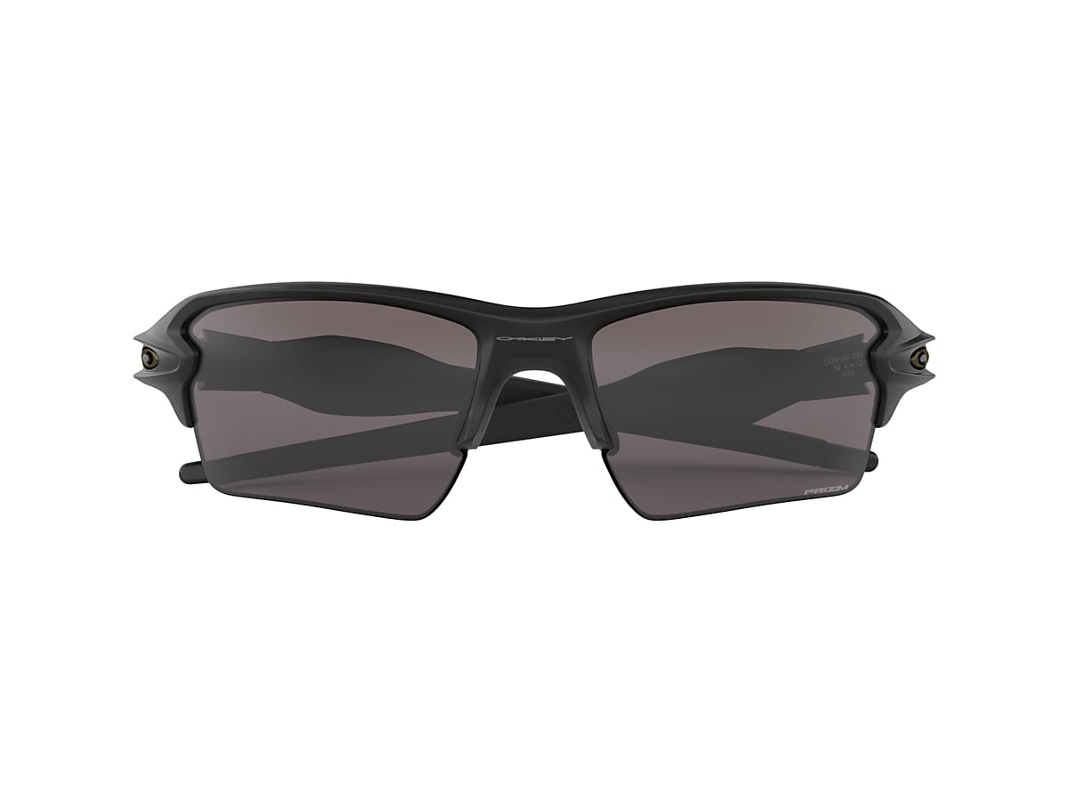 Official Oakley Standard Issue Standard Issue Flak® 2.0 XL Clear to Black  Iridium Photochromic Lenses, Matte Black Frame Sunglasses | Oakley Standard