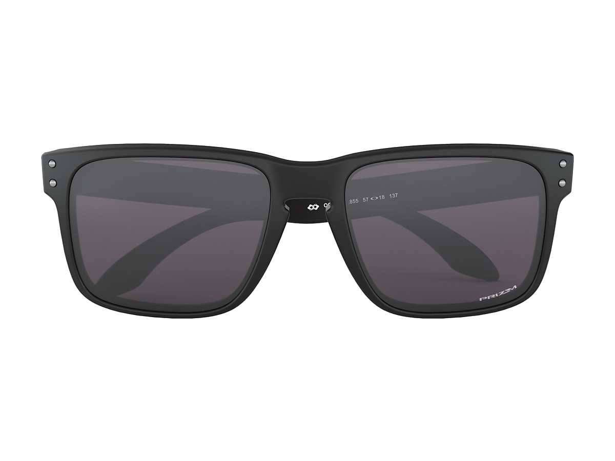 Oakley Matte Black Sunglasses, ®