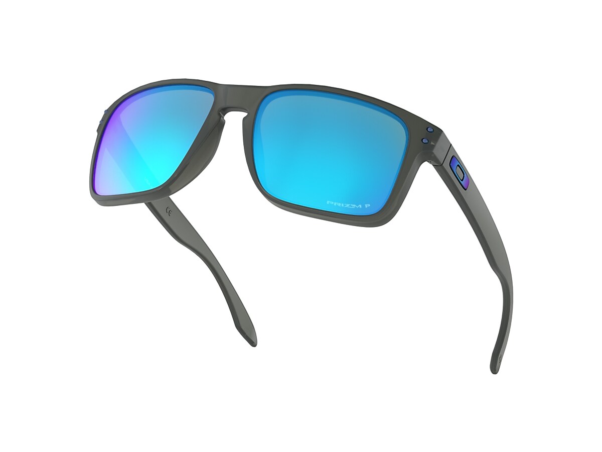 Holbrook™ XL Prizm Sapphire Polarized Lenses, Grey Smoke Frame Sunglasses |  Oakley® GB
