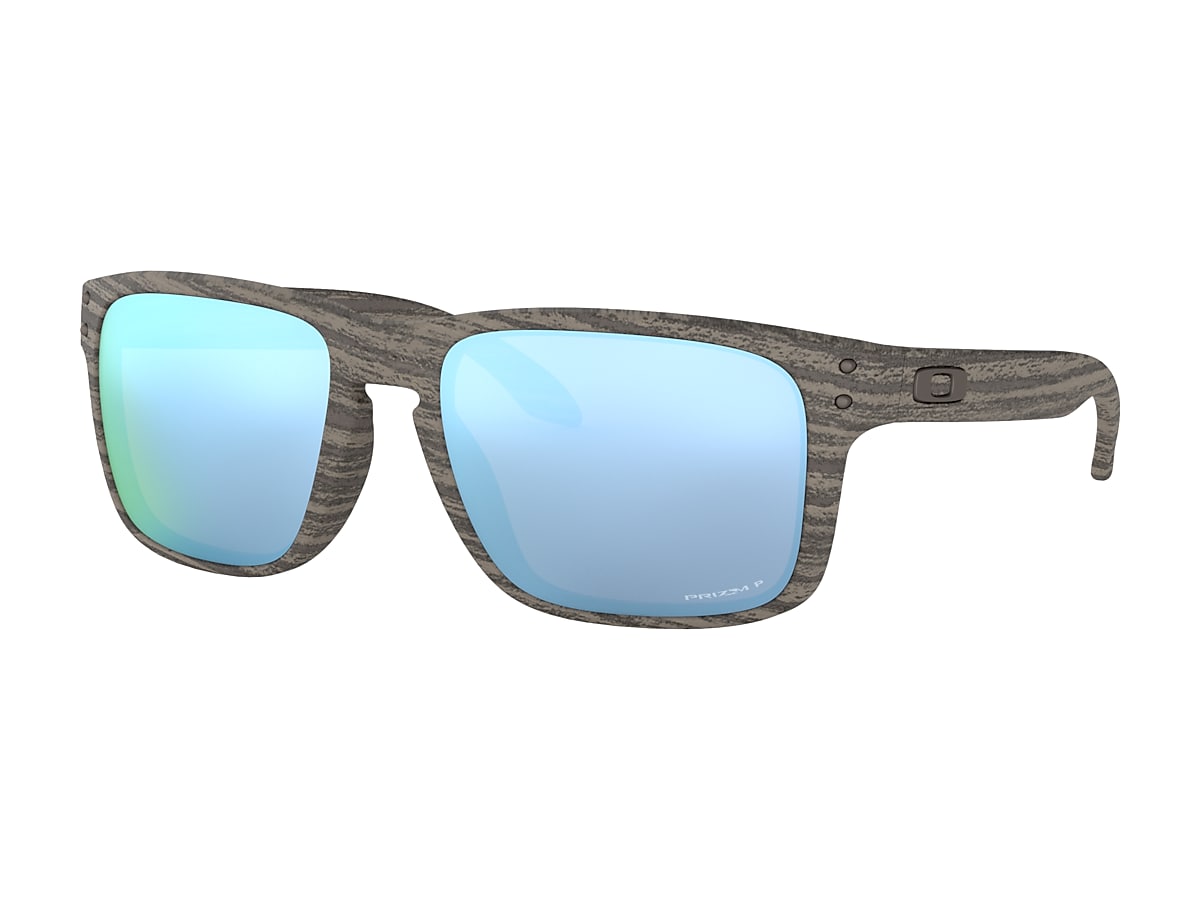 Holbrook™ Prizm Deep Water Polarized Lenses, Woodgrain Frame Sunglasses |  Oakley® GB