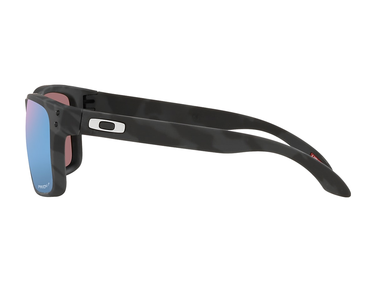 Holbrook™ Prizm Deep Water Polarized Lenses, Matte Black Camo Frame  Sunglasses | Oakley® GB