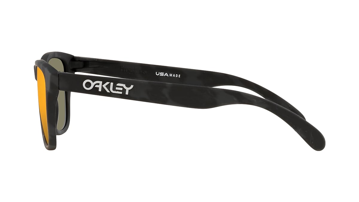 Frogskins™ XS (Youth Fit) Prizm Ruby Lenses, Matte Black Camo Frame  Sunglasses | Oakley® EU