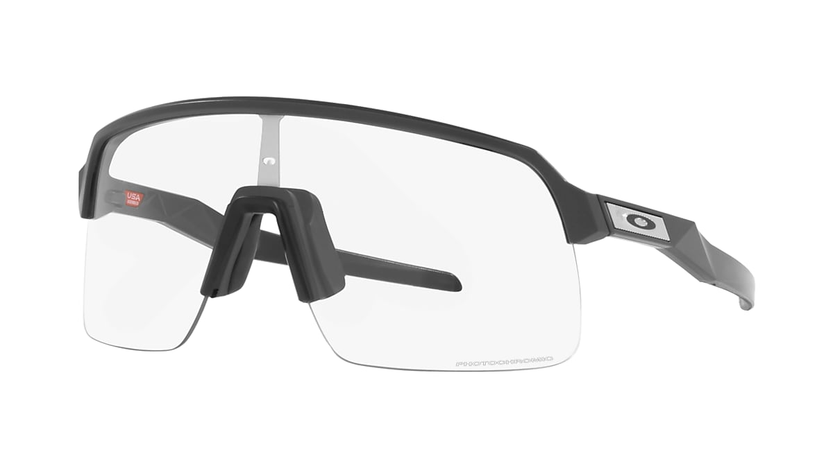 Lite Clear to Black Iridium Photochromic Lenses, Matte Carbon Frame Sunglasses | Oakley® EU
